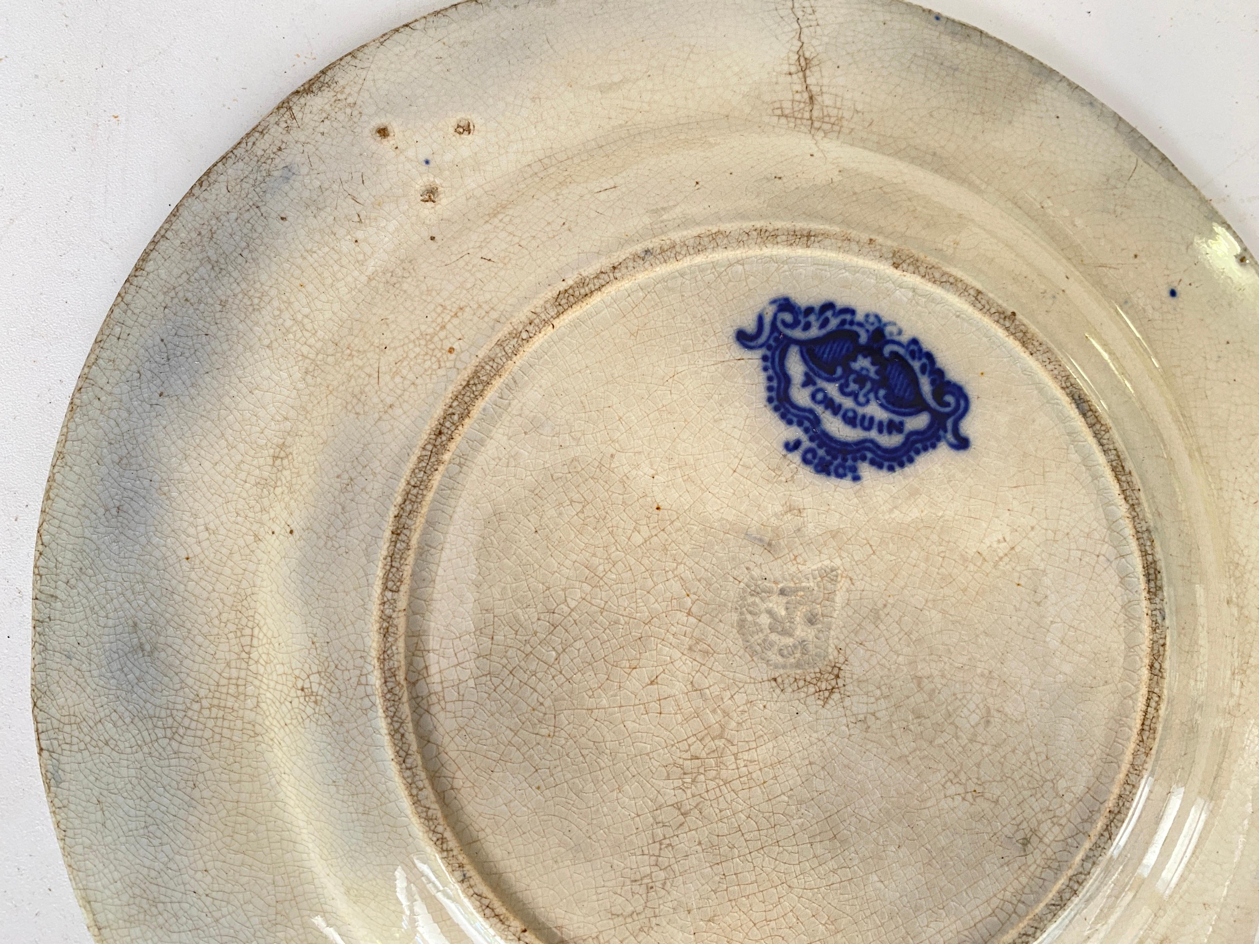 Old Dish by Jules viellard for Bordeaux. This Dish is in Faience, and has been made in France,during the 19th.
The plate is from another manufacturer.
The colors are blue. It is signed.