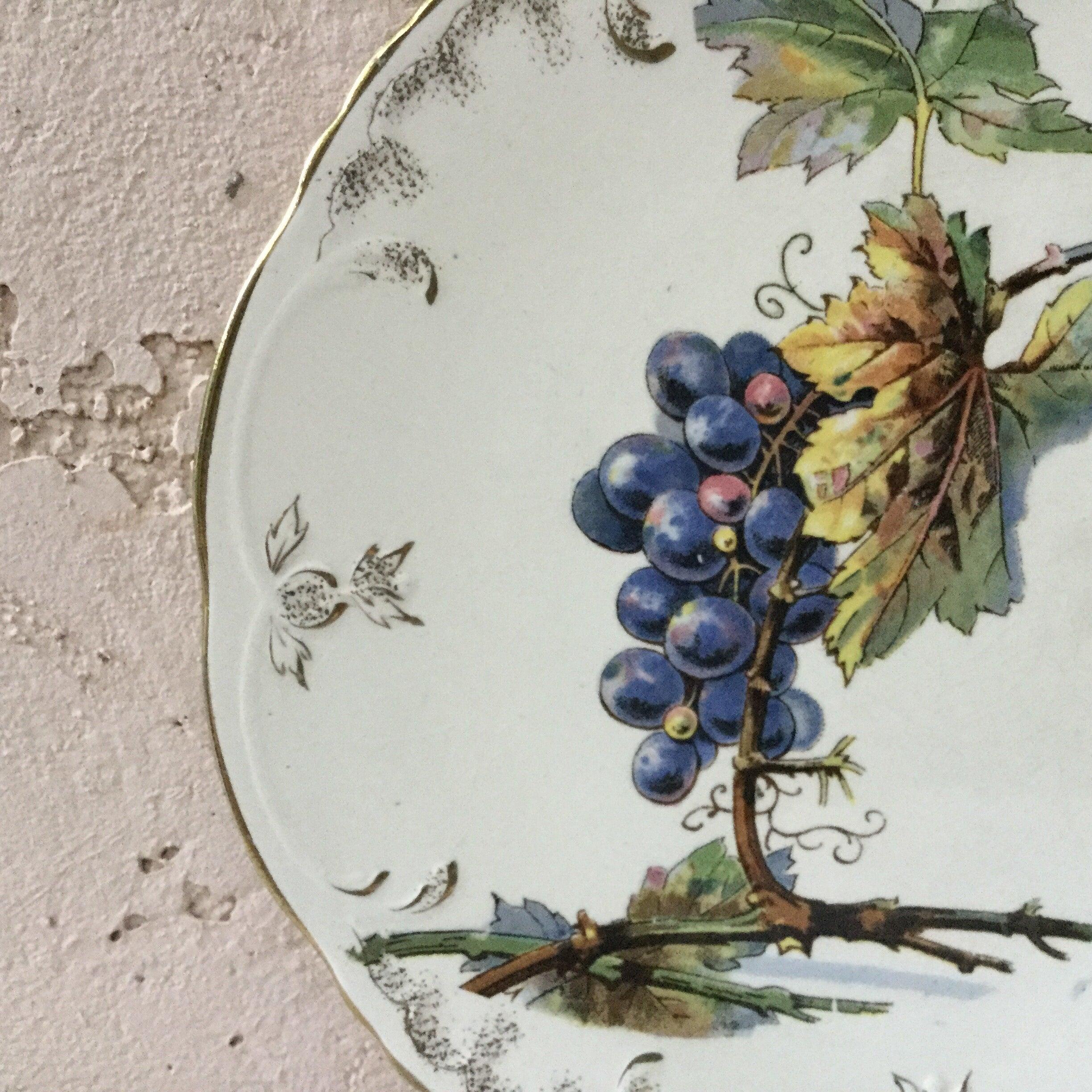 Rustic Faience Grapes Plate Villeroy & Boch, circa 1900 For Sale