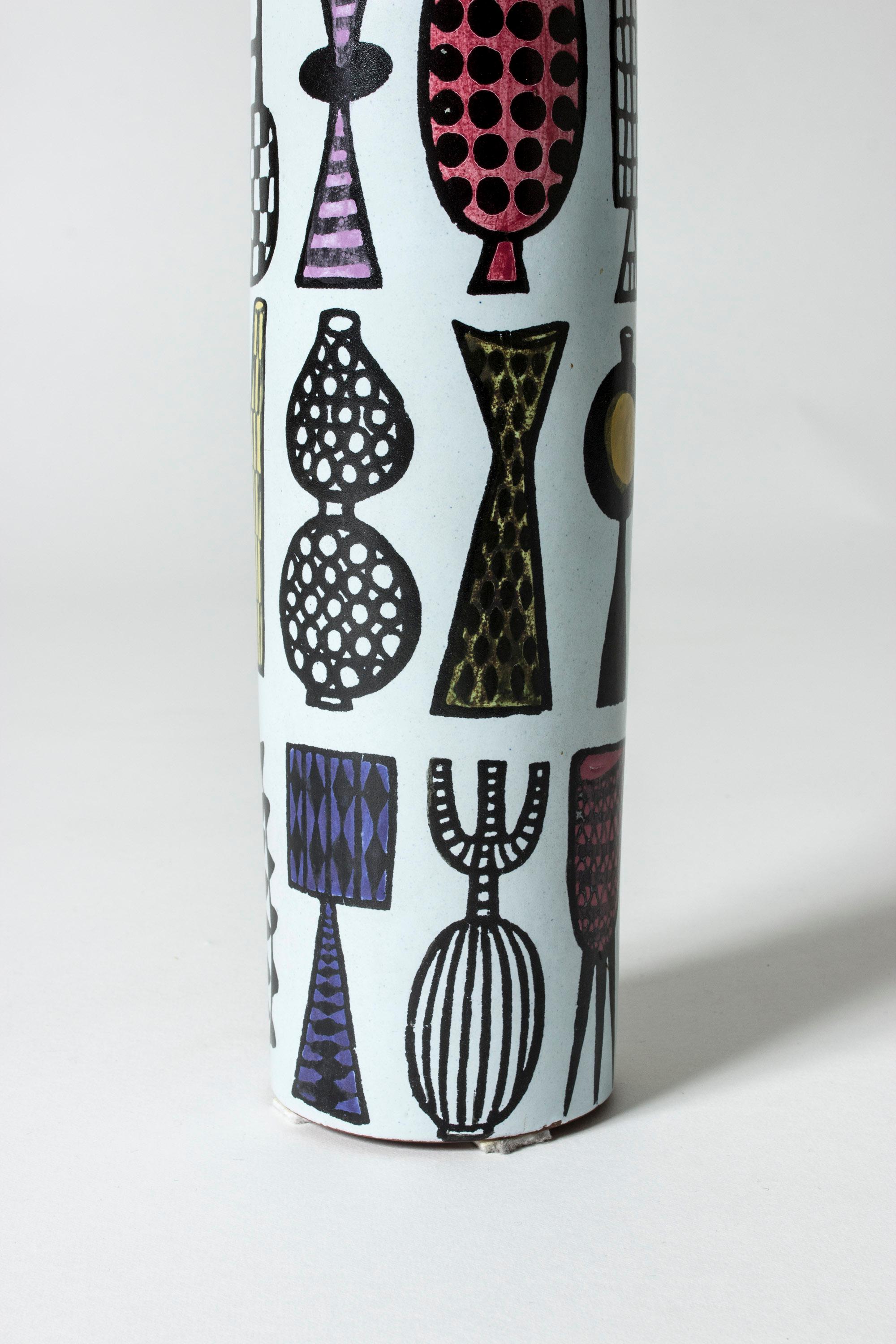 Vase „Karneval“ aus Fayence von Stig Lindberg (Schwedisch) im Angebot