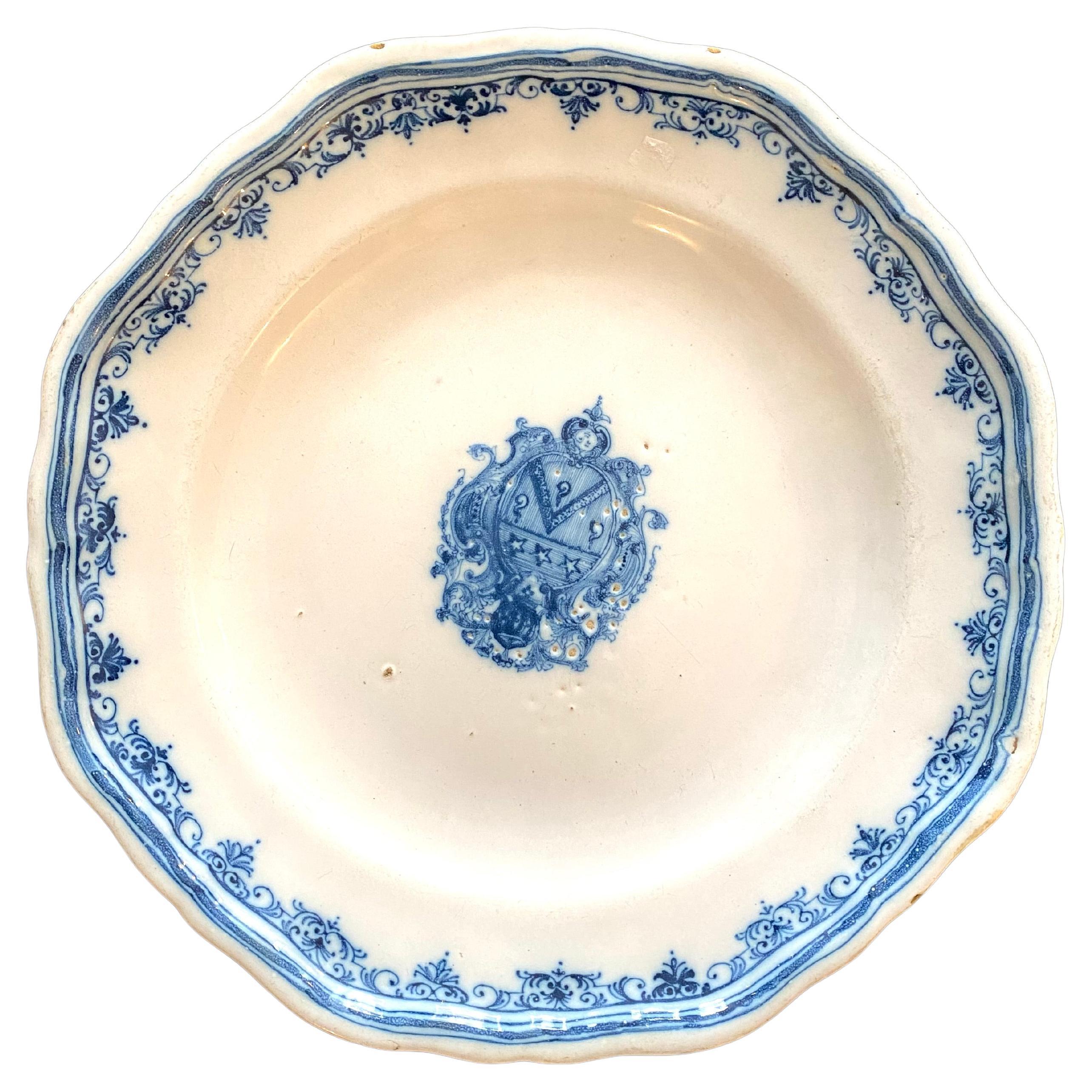 Faïence plate from Moustiers 18th century For Sale