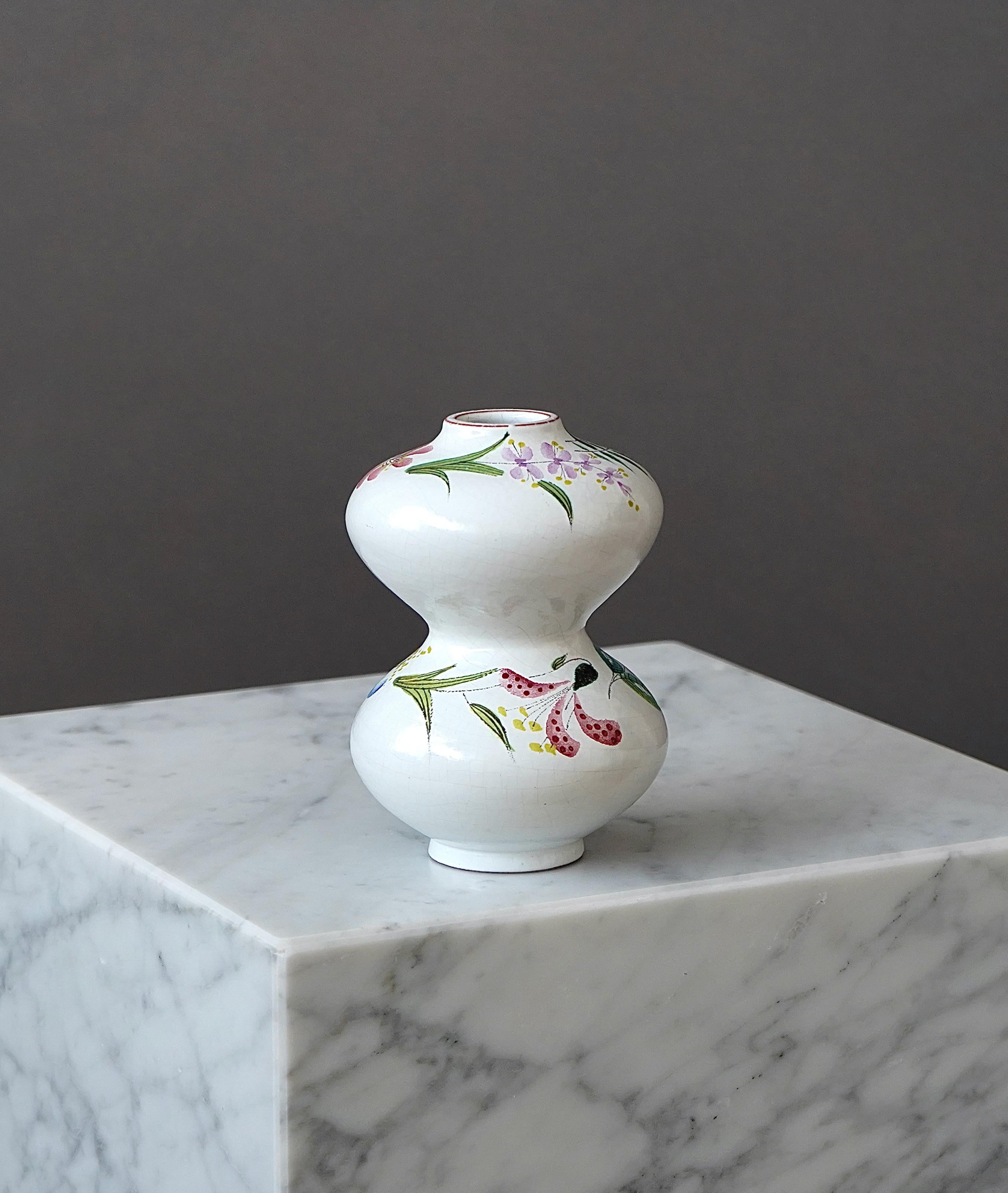 Svedese Vaso in maiolica di Stig Lindberg per Gustavsberg Studio, Svezia, anni '1940 in vendita