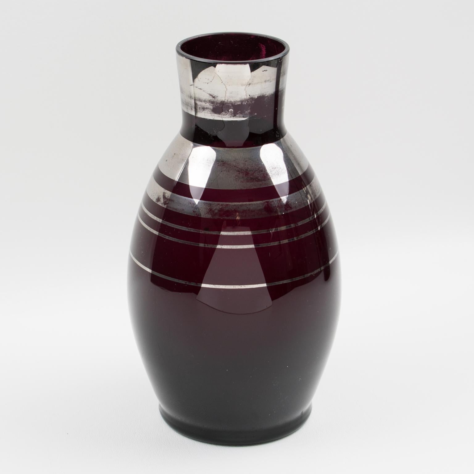 Vase Fains Art Deco en verre opalin noir recouvert d'argent, une paire, années 1930 en vente 5