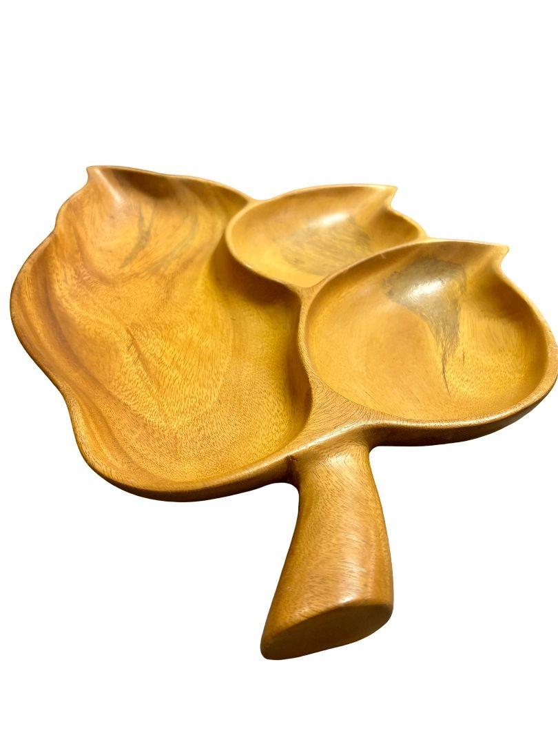 Fair Craft Monkey Pod Wood Leaf Tray In Excellent Condition For Sale In Van Nuys, CA