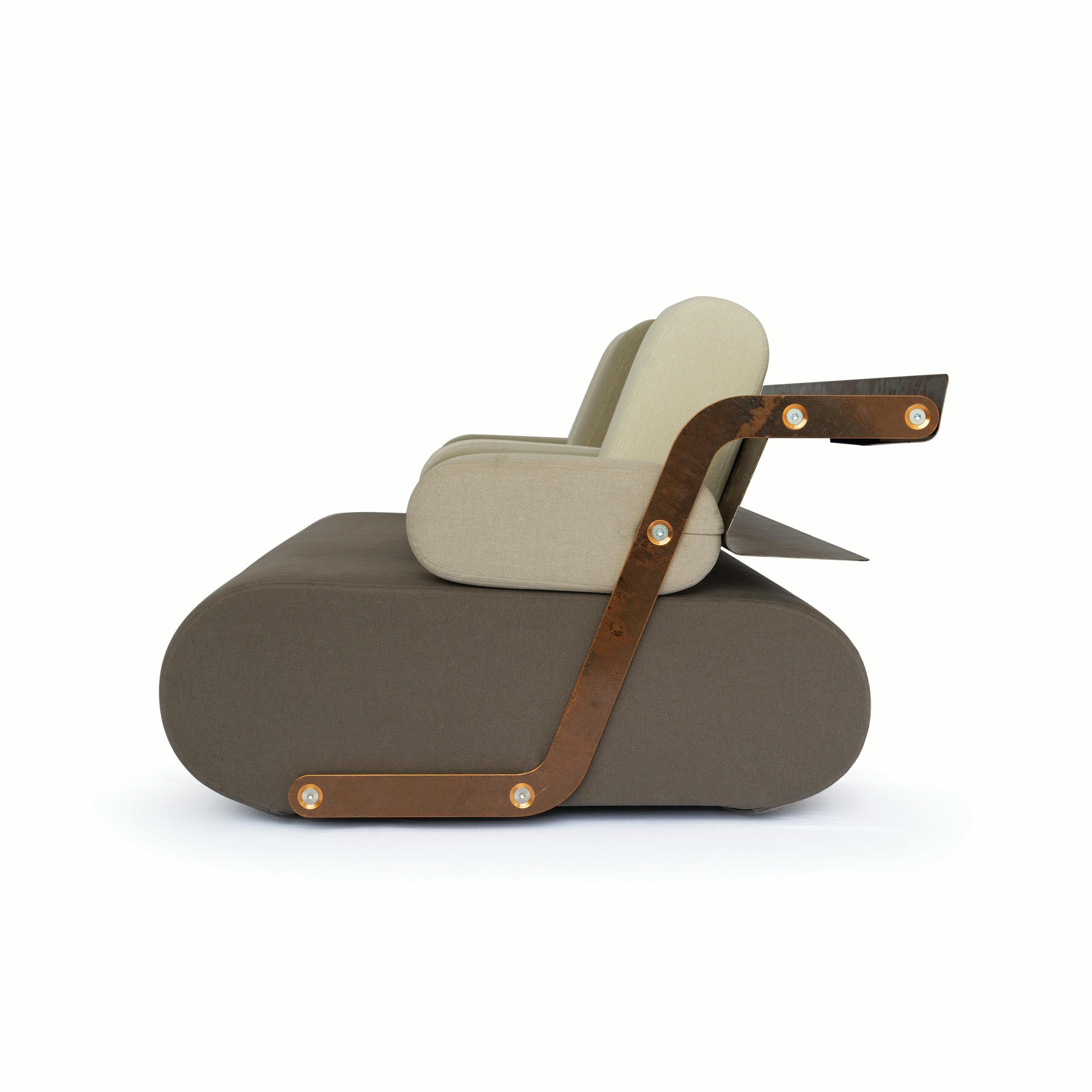 Moderne Canapé Fair Play en coton, tissu d'ameublement, structure en cuivre et fer de Mario Milana en vente