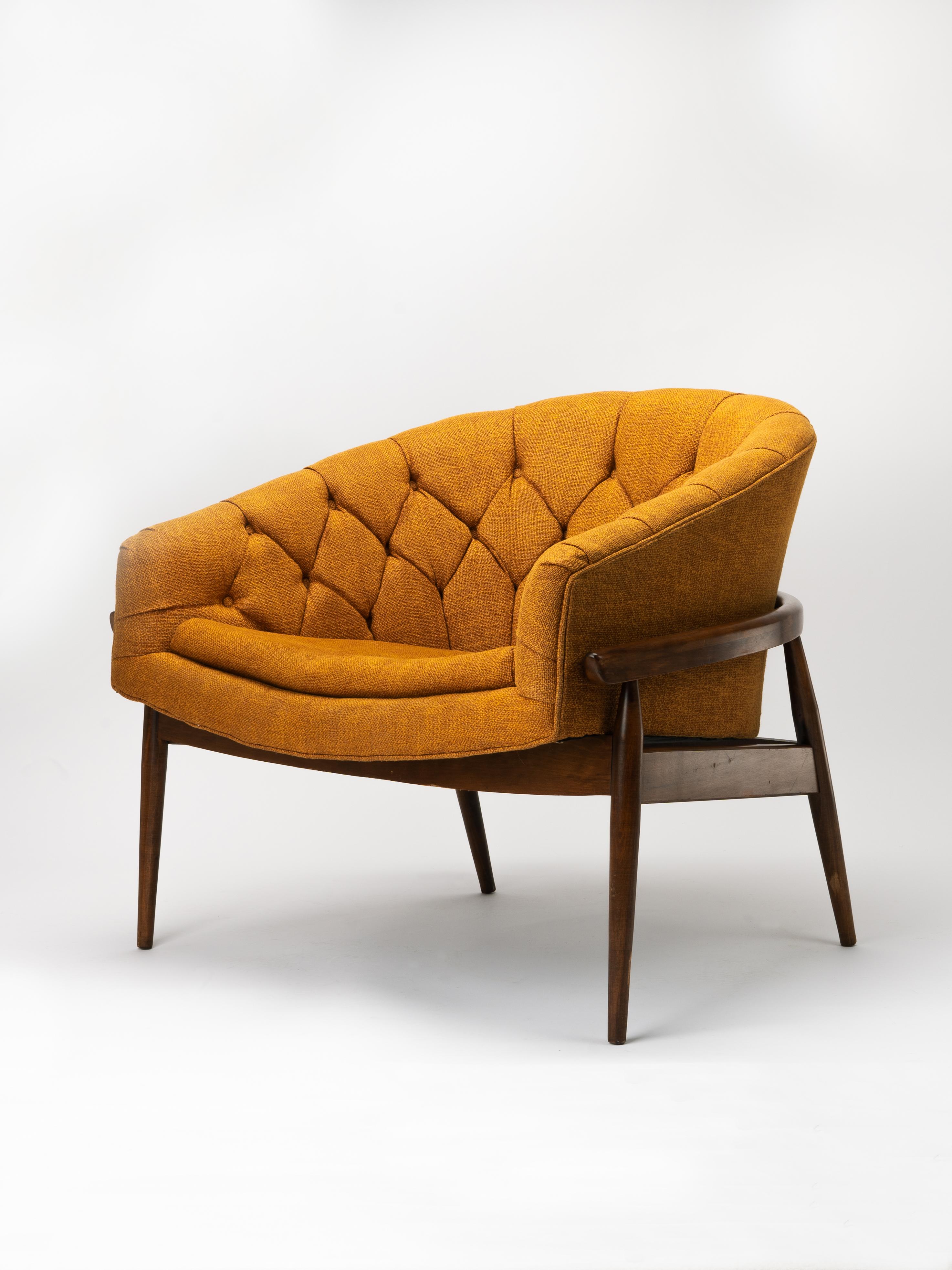 Mid-Century Modern Fairfield Chair Co. Gold Tufted Mid-Century Barrel Back Lounge Chair For Sale