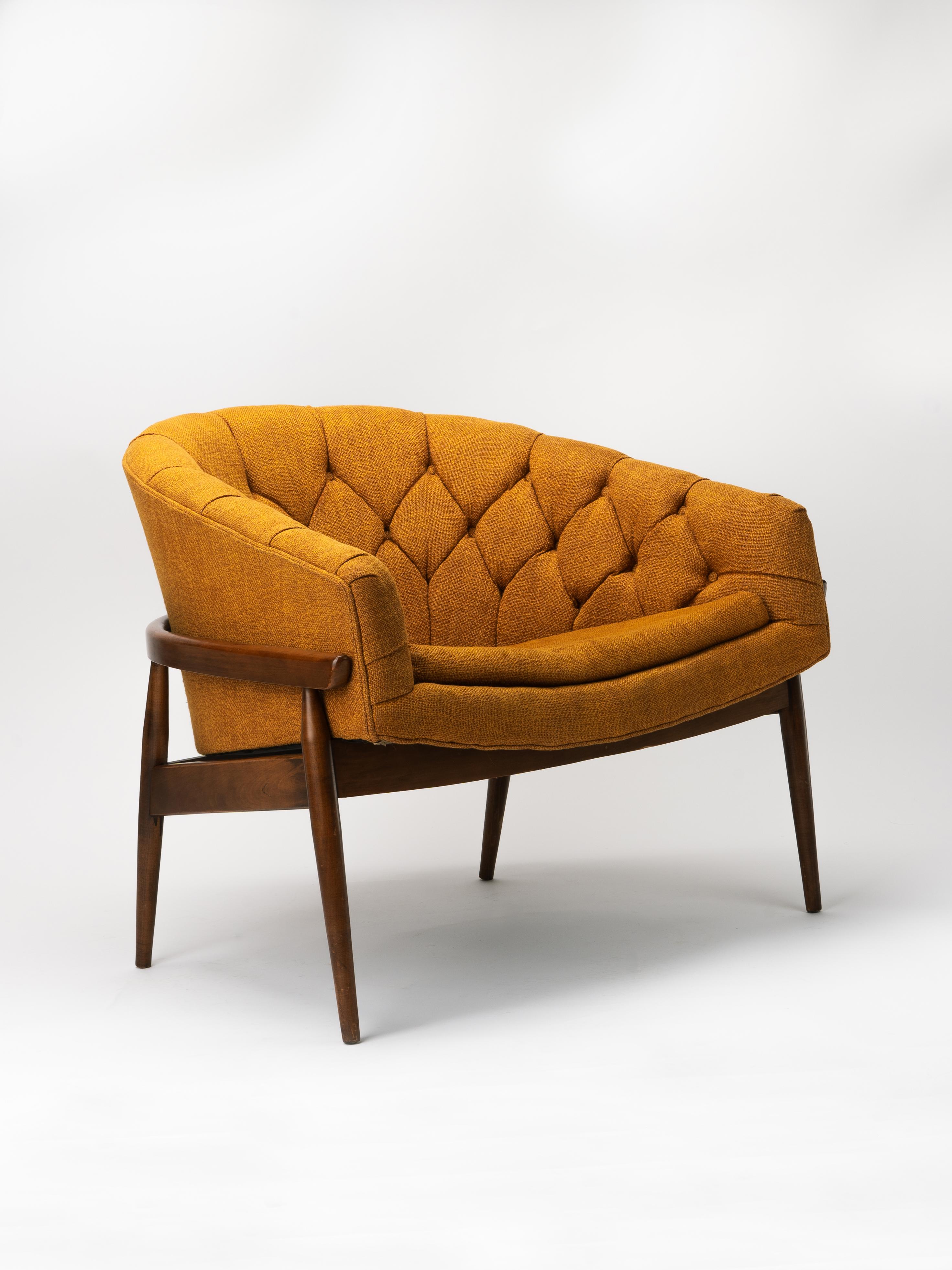 Mid-20th Century Fairfield Chair Co. Gold Tufted Mid-Century Barrel Back Lounge Chair For Sale