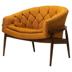 Fairfield Chair Co. Chaise longue du milieu du siècle avec dossier en baril, touffeté et doré