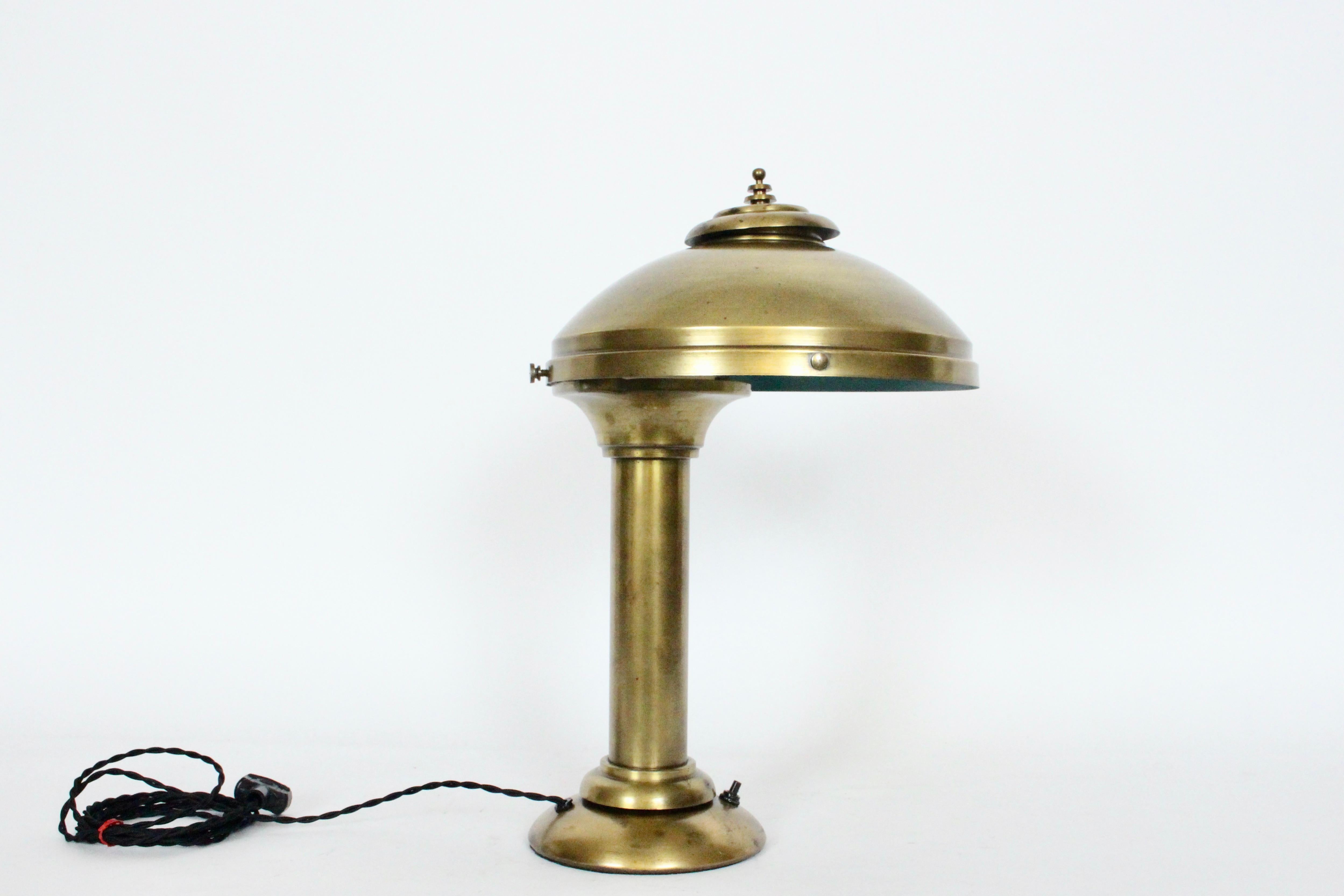 Fairies Mfg. Co. Brass Cantilever Desk Lamp, 1920s In Good Condition For Sale In Bainbridge, NY