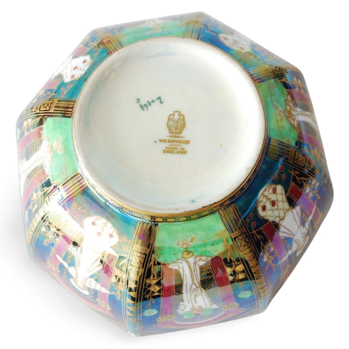 Fairyland Lustre Bowl, Geisha Wedgwood, circa 1925 For Sale 1