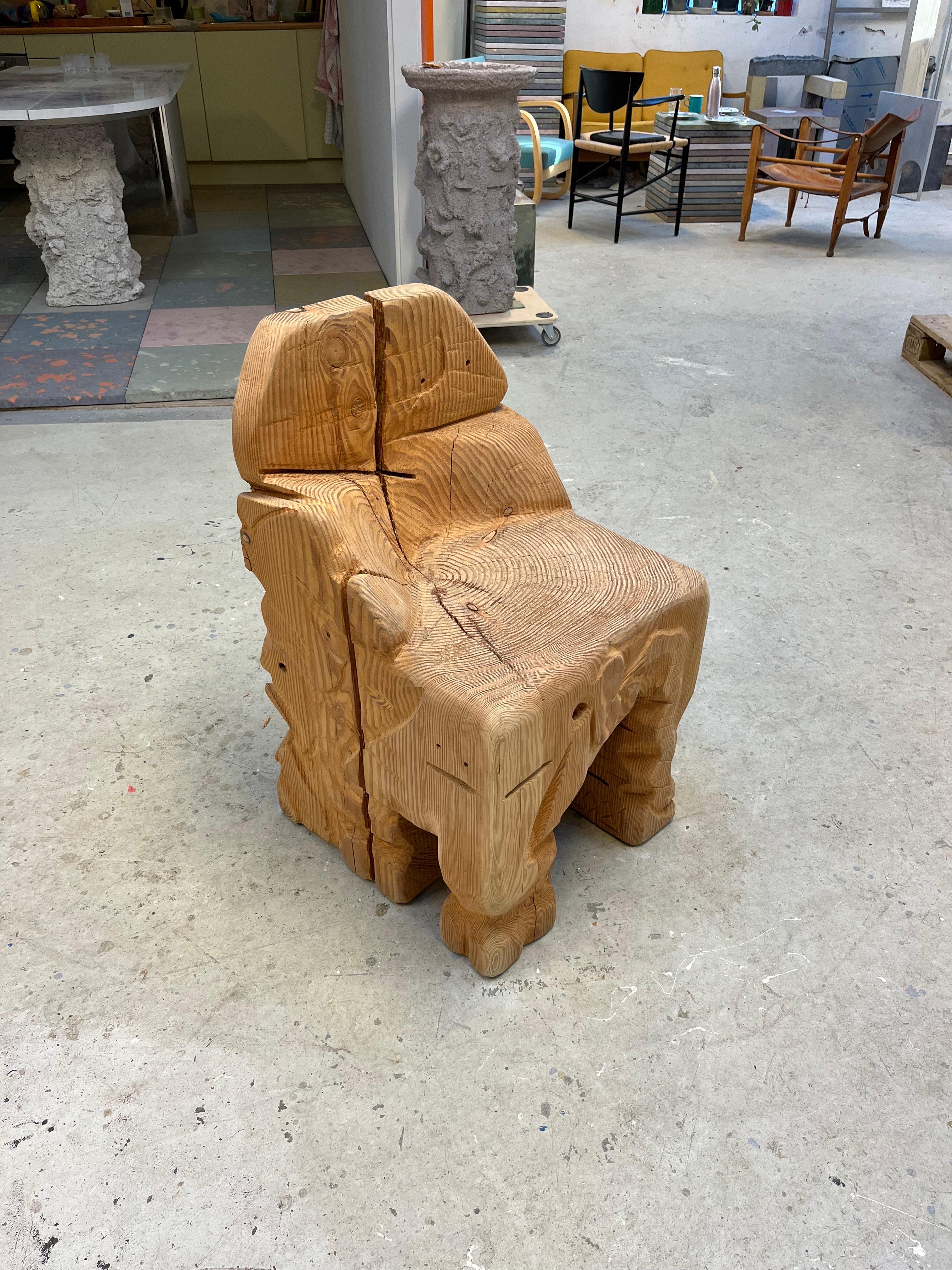 Sculpté Chaise Fairytale Hero en vente