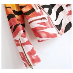 Chaqueta motera con etiqueta pintada a mano Faith Connexion