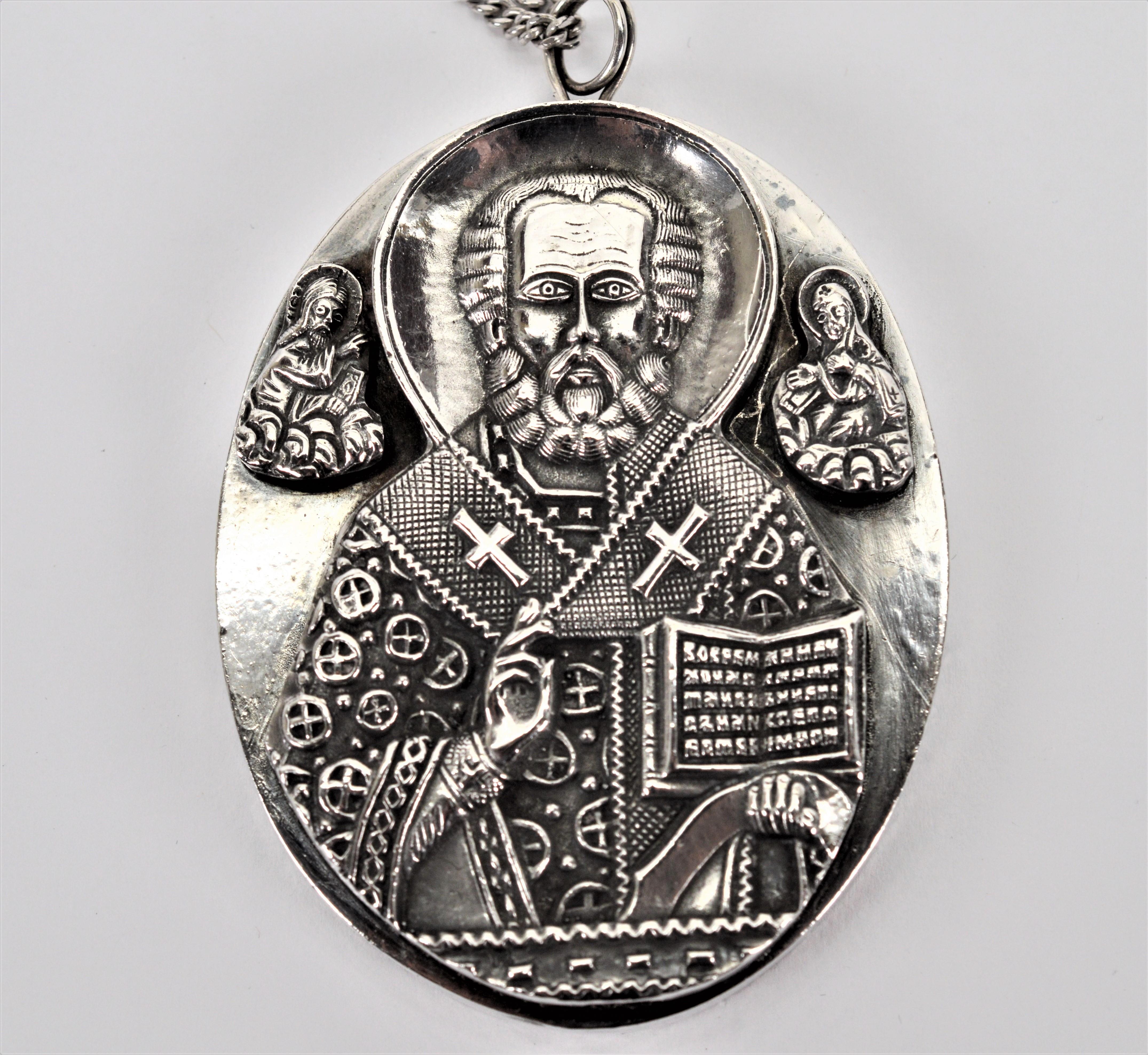 Faith Guardian Icon Silber-Medaillon-Anhänger-Halskette im Zustand „Gut“ in Mount Kisco, NY