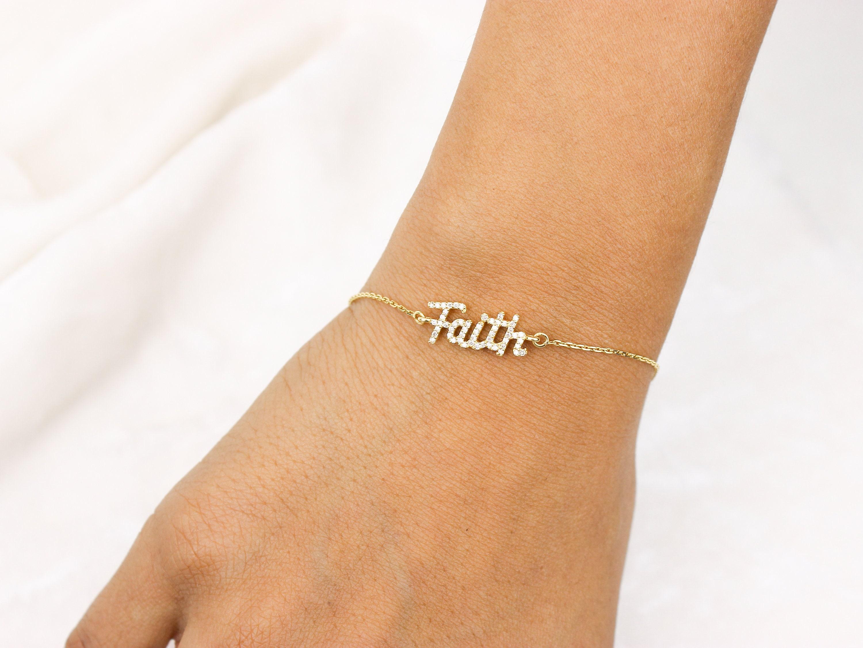 Pulsera de cadena de diamantes con letras de fe en oro macizo de 14k (certificado) Art Decó en venta
