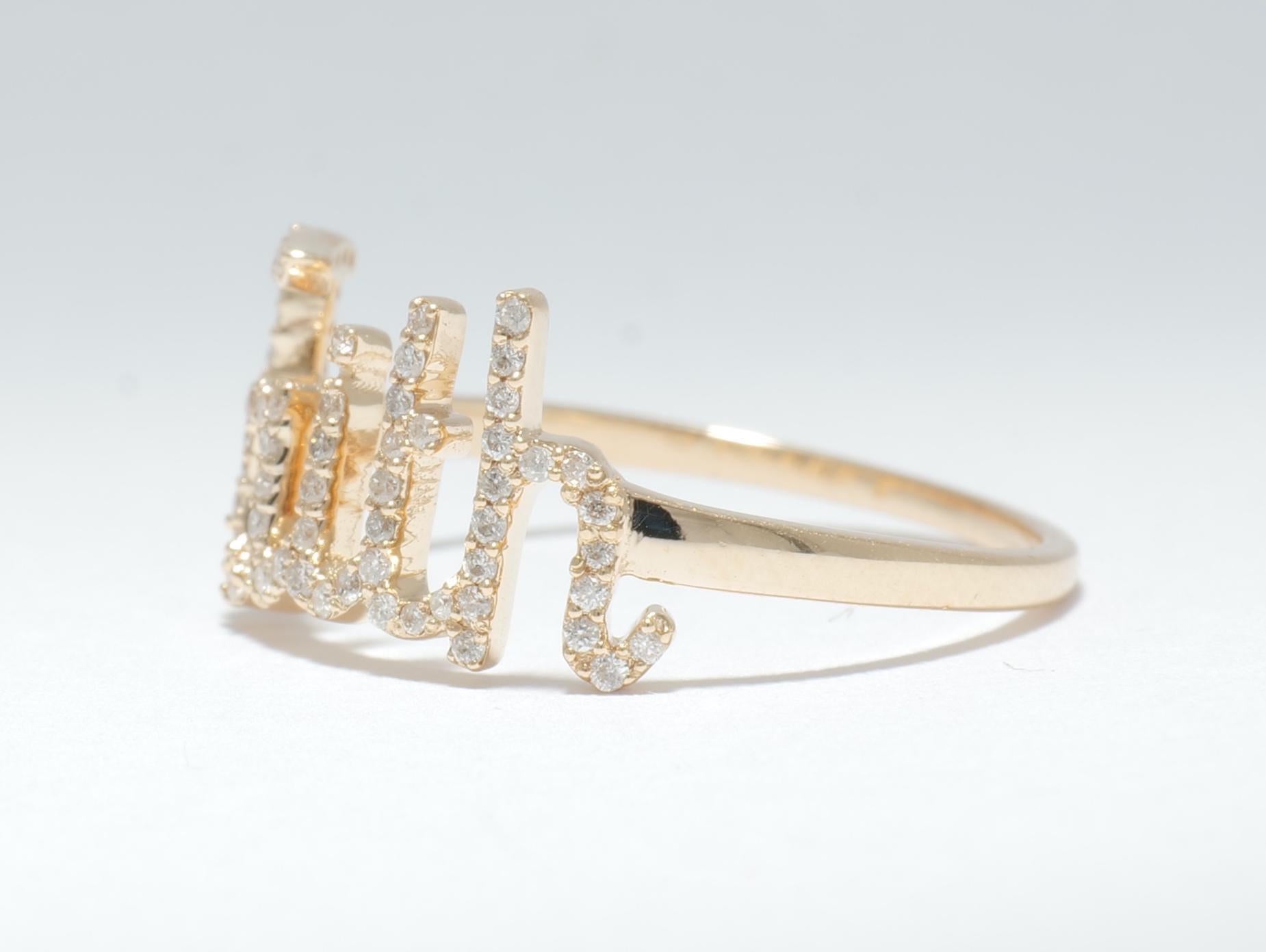 Anello con diamante Faith Script in oro massiccio 14K (certificato) In condizioni Nuovo in vendita a New Delhi, DL