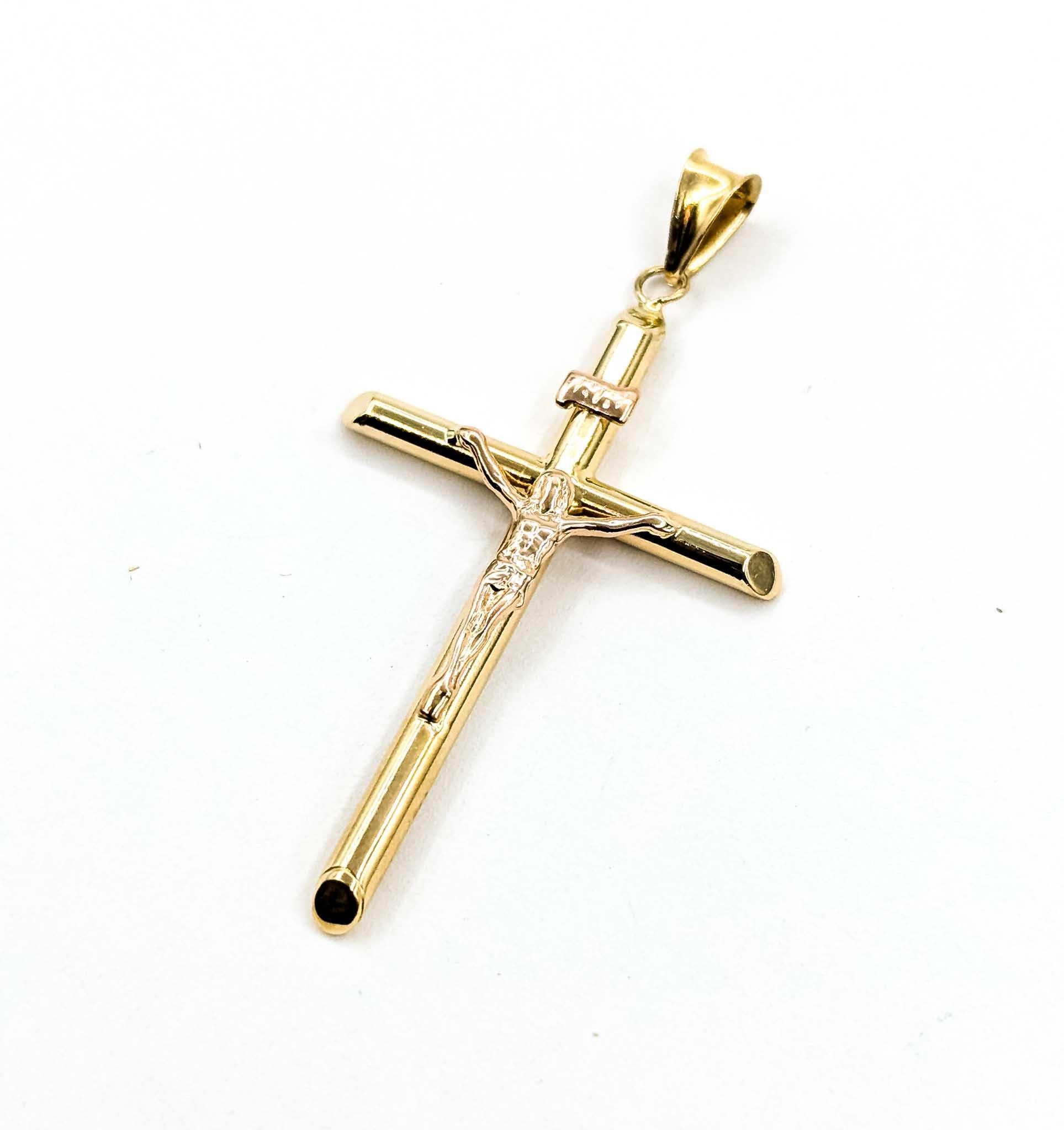 Contemporain Pendentif Crucifix fidèle en or jaune 14k en vente