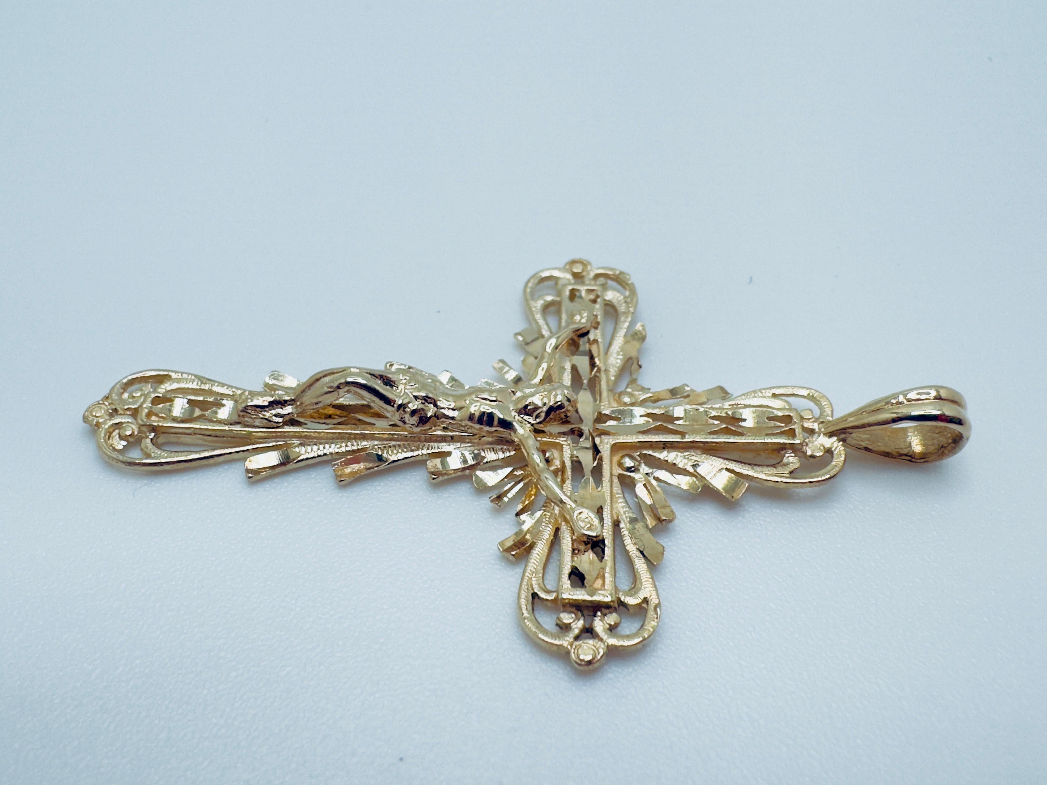 Ciondolo a forma di croce con diamante Faithful Radiance in vendita 3