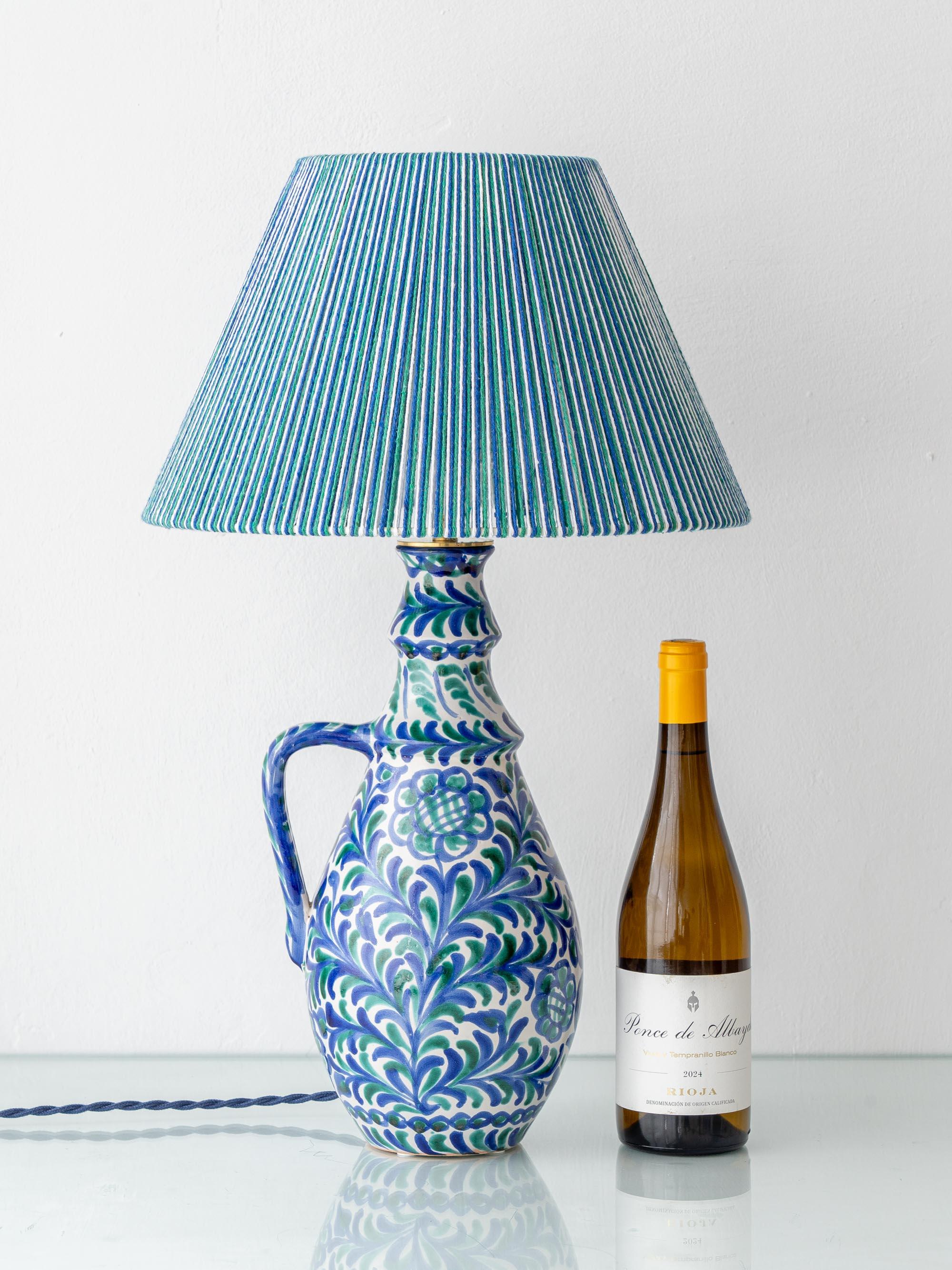 Lámpara de mesa de cerámica Fajalauza con pantalla tejida a mano, Granada, España Bohemio en venta