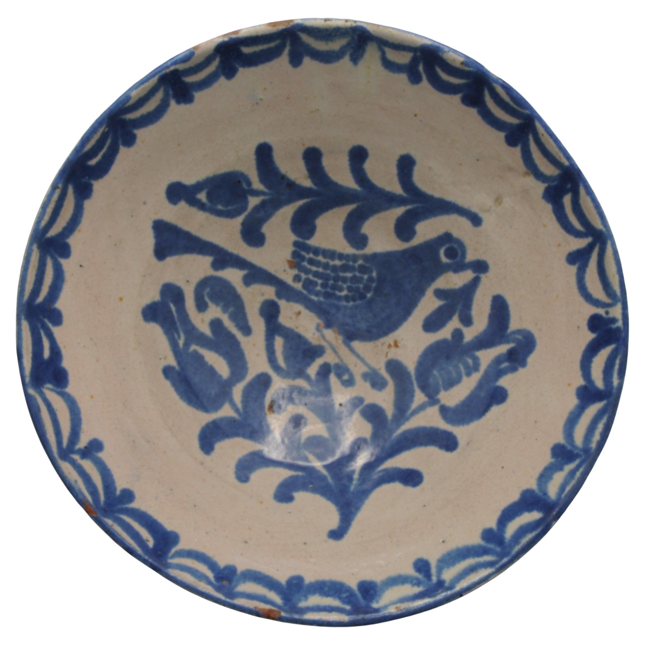 Fajalauza Granada pottery deep dish, large bowl featuring a 'pardalote' bird, common to Andalucía. 
Lovely rustic piece for Mediterranean inspired home decoration. 

Good condition: slight wear consistent with age. Little hairline (See picture)