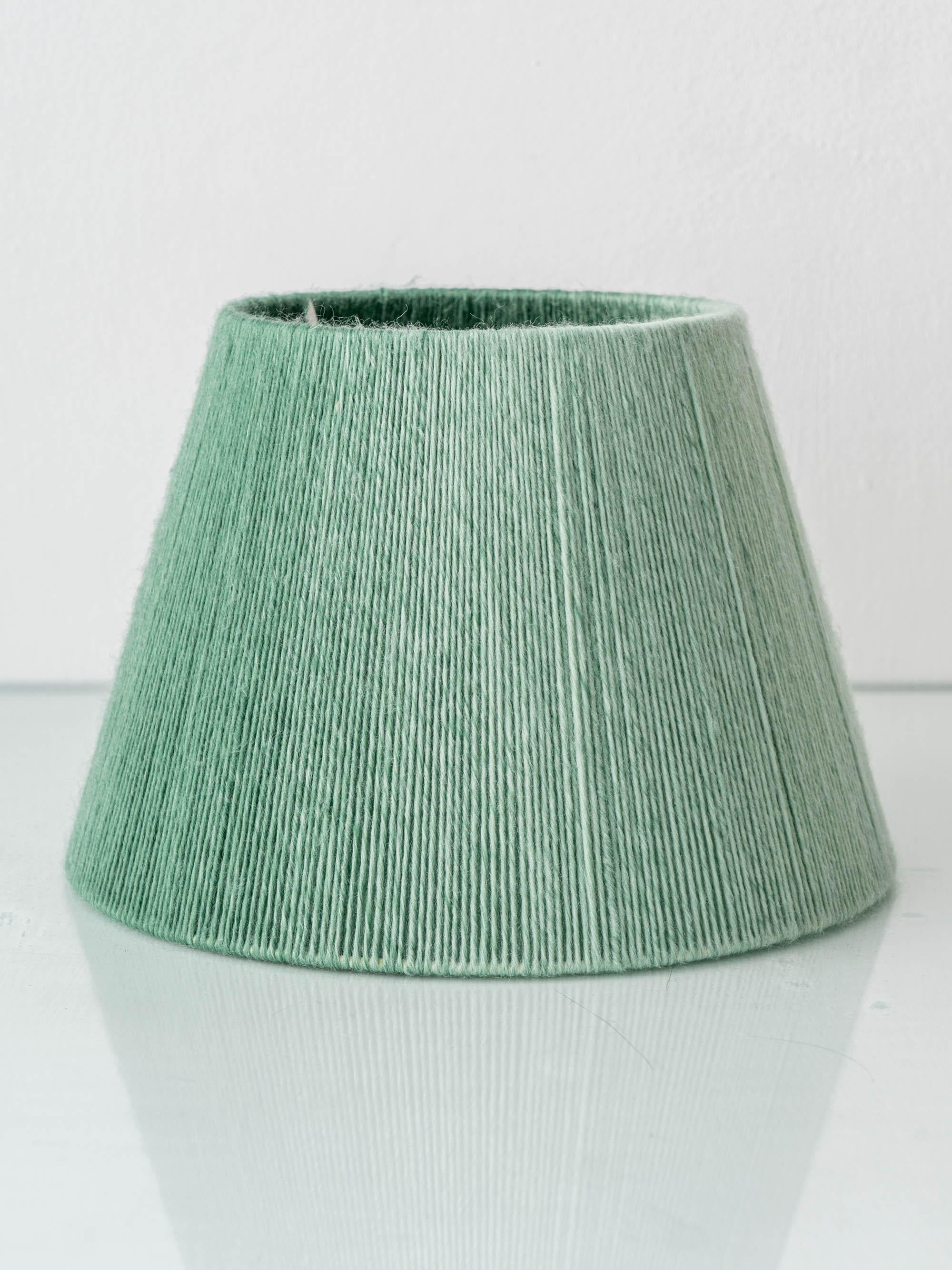 Laiton Fajalauza Granada Lampe à poser en céramique bleu vert, abat-jour en laine mérinos neuve en vente