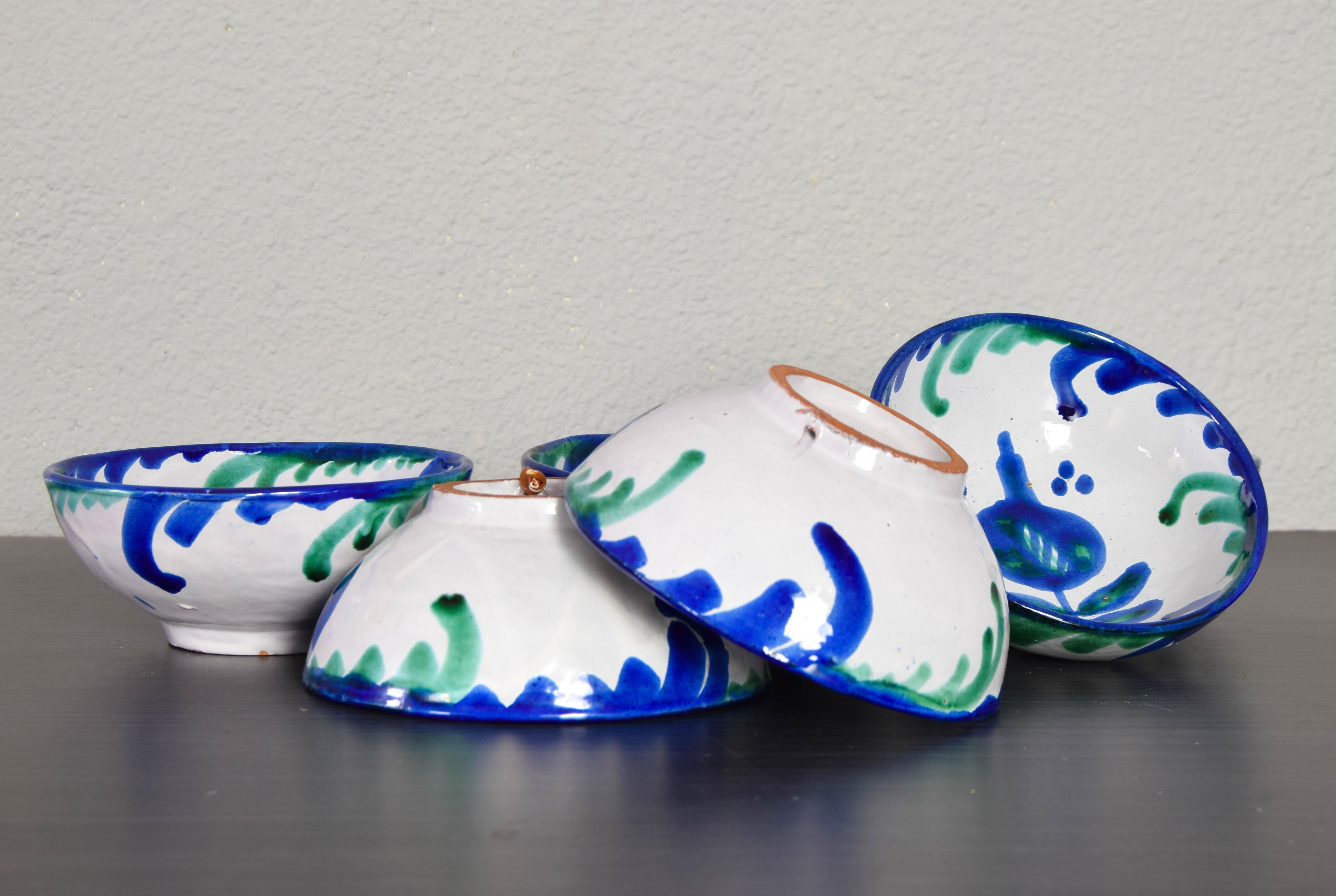 Mid-20th Century Fajalauza Handmade Set of Terracotta Ceramic Bowls, Granada Spain XX For Sale