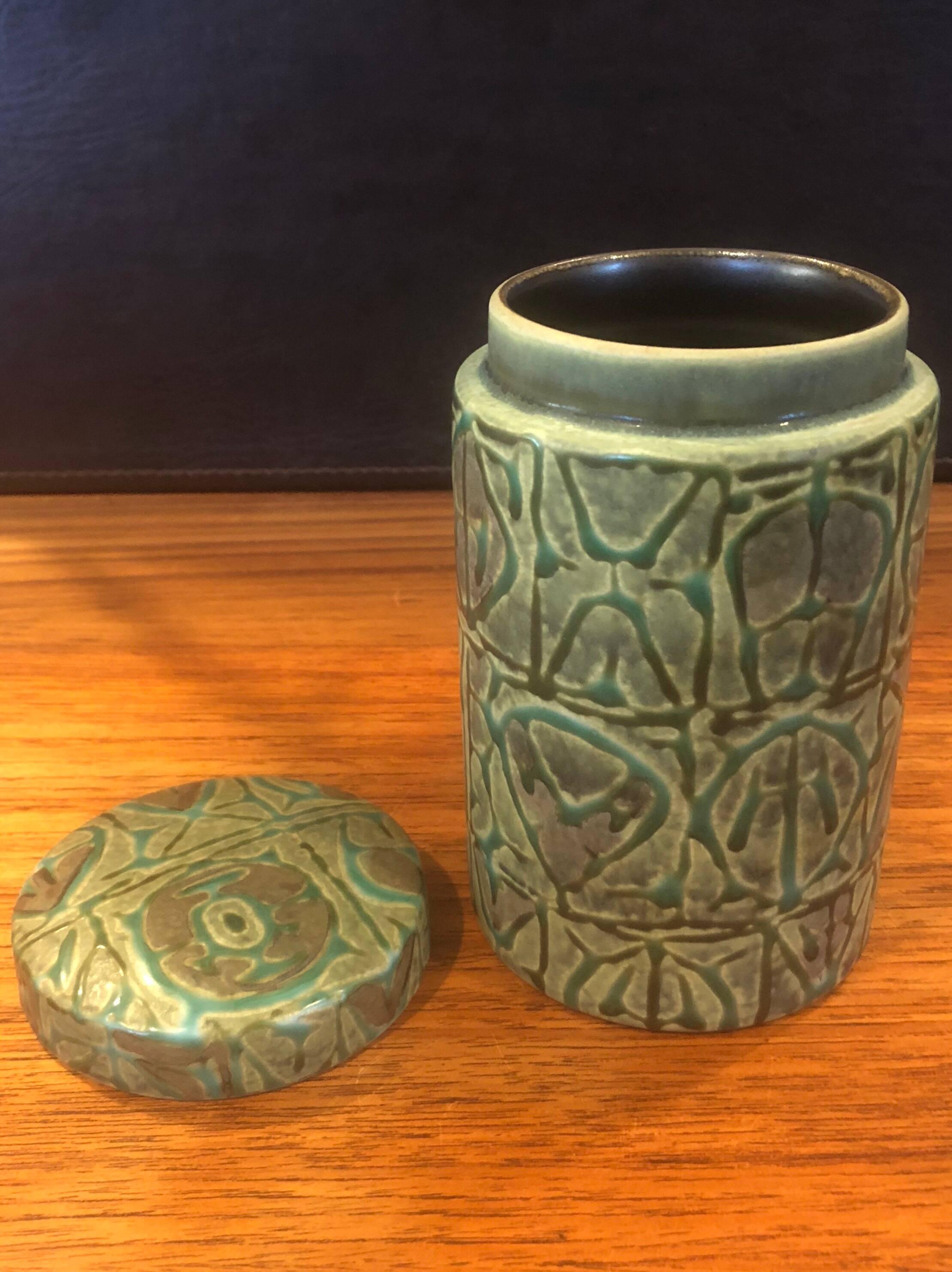 Mid-Century Modern Pot à couvercle en céramique Fajance de Nils Thorsson pour Royal Copenhagen en vente