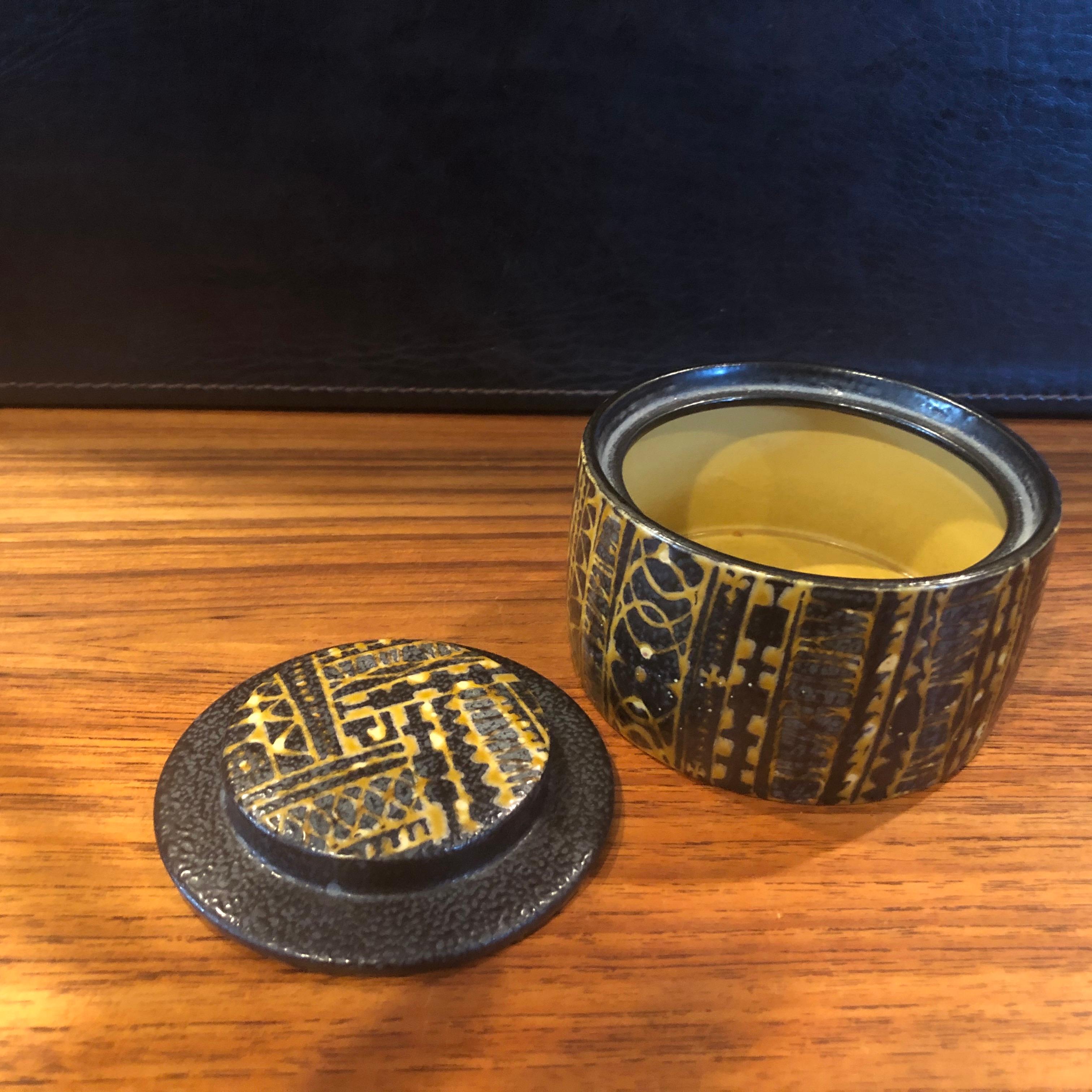 XX secolo Vaso e barattolo con coperchio Fajance di Nils Thorsson per Royal Copenhagen in vendita