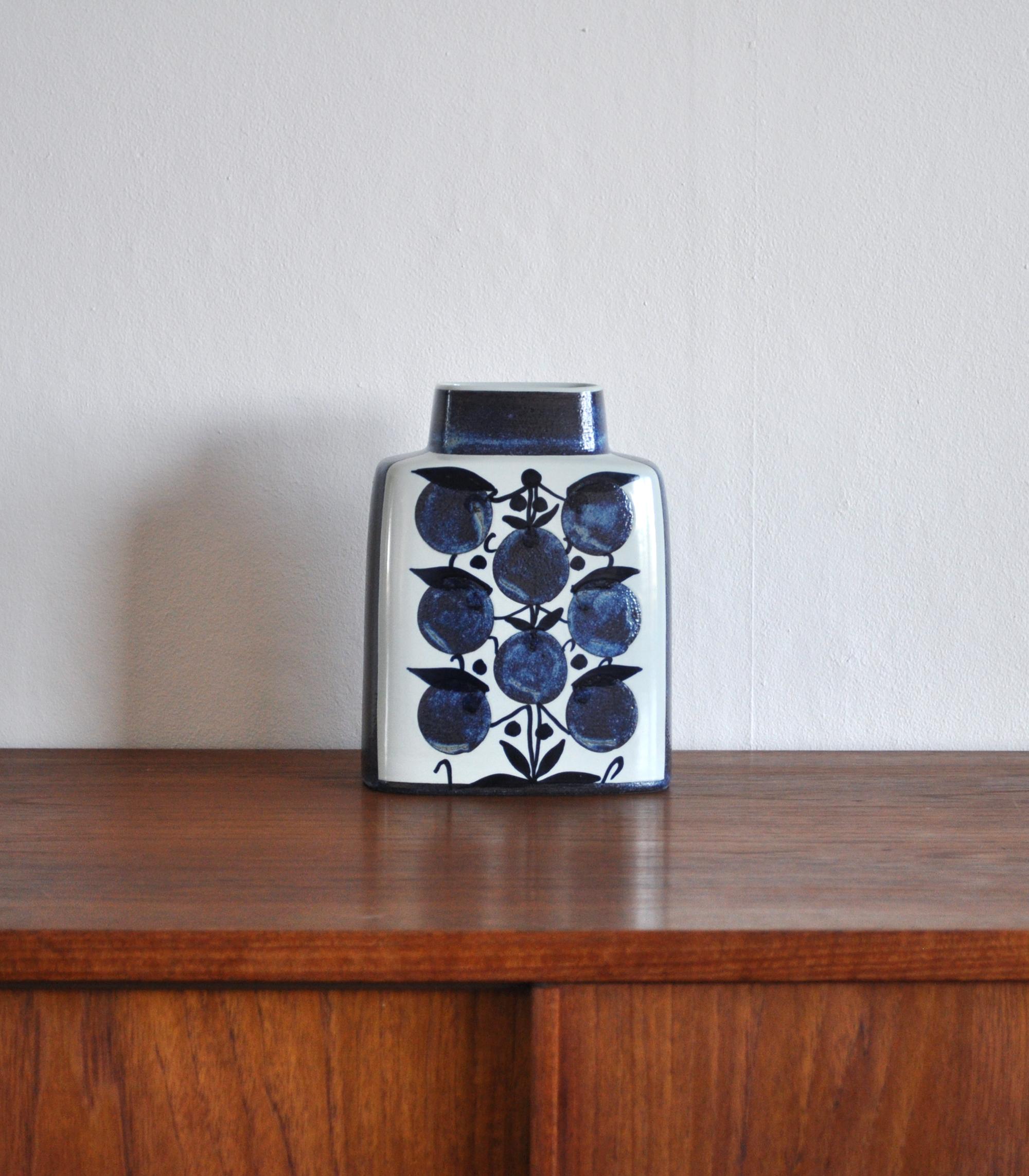 Baca fajance/ceramic vase designed by Grethe Helland Hansen and produced in 1960s at Royal Copenhagen, Denmark.
Complexed and detailed patterns which in creation from Scandinavia have become midcentury iconic fajance.
Stamped with Grethe Helland