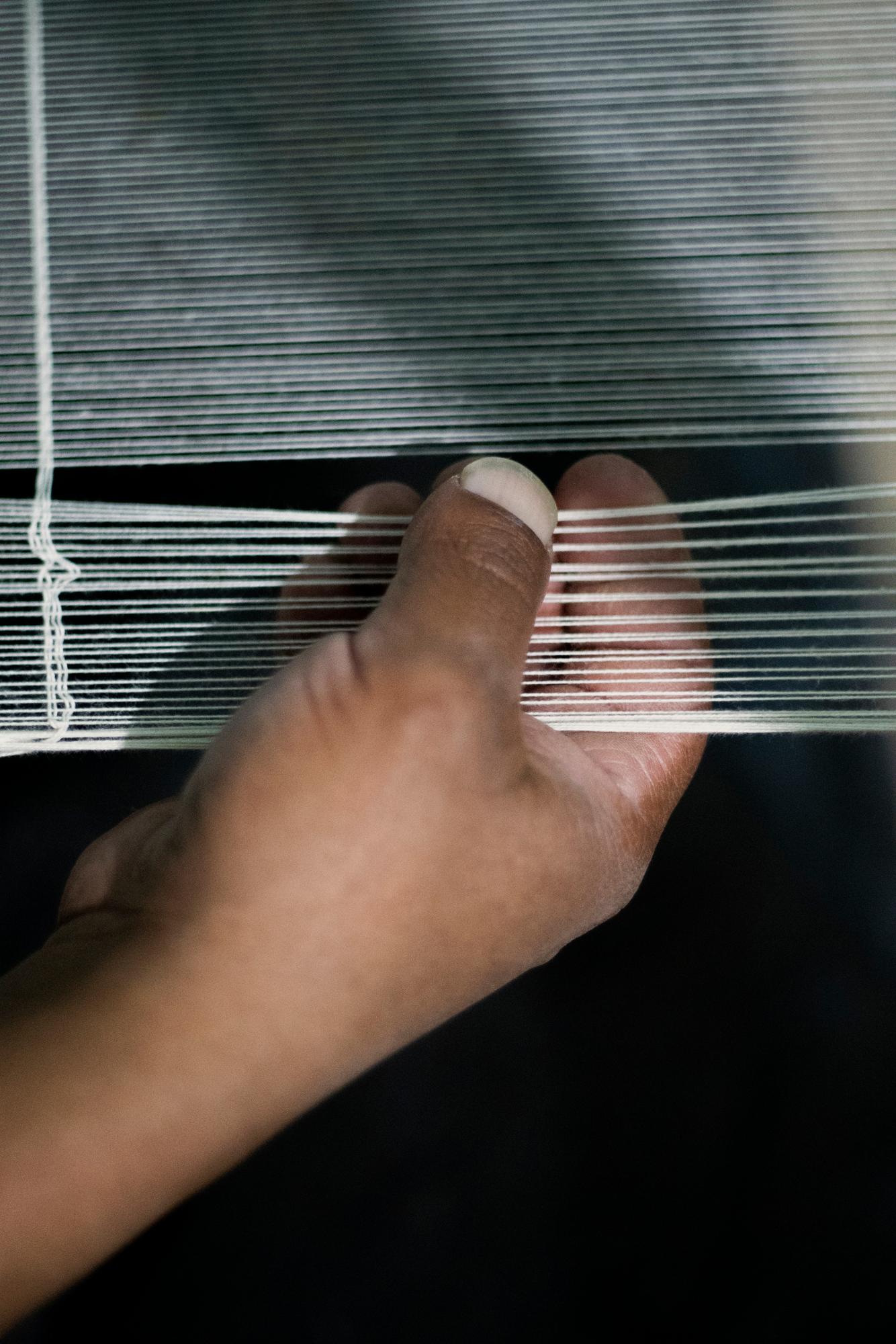 Cuscini a fascia FAJAS intrecciati a mano in tappezzeria avorio di ANDEAN, Set di 2 in vendita 4
