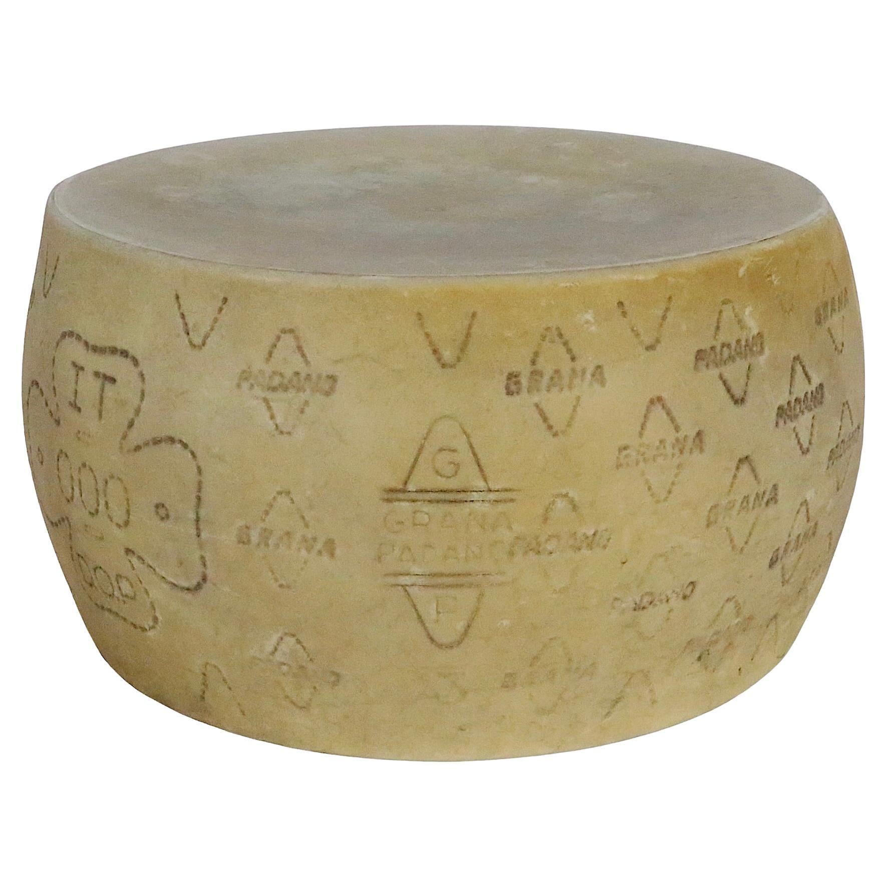 Présentoir de fausses meules de fromage Objet sculptural