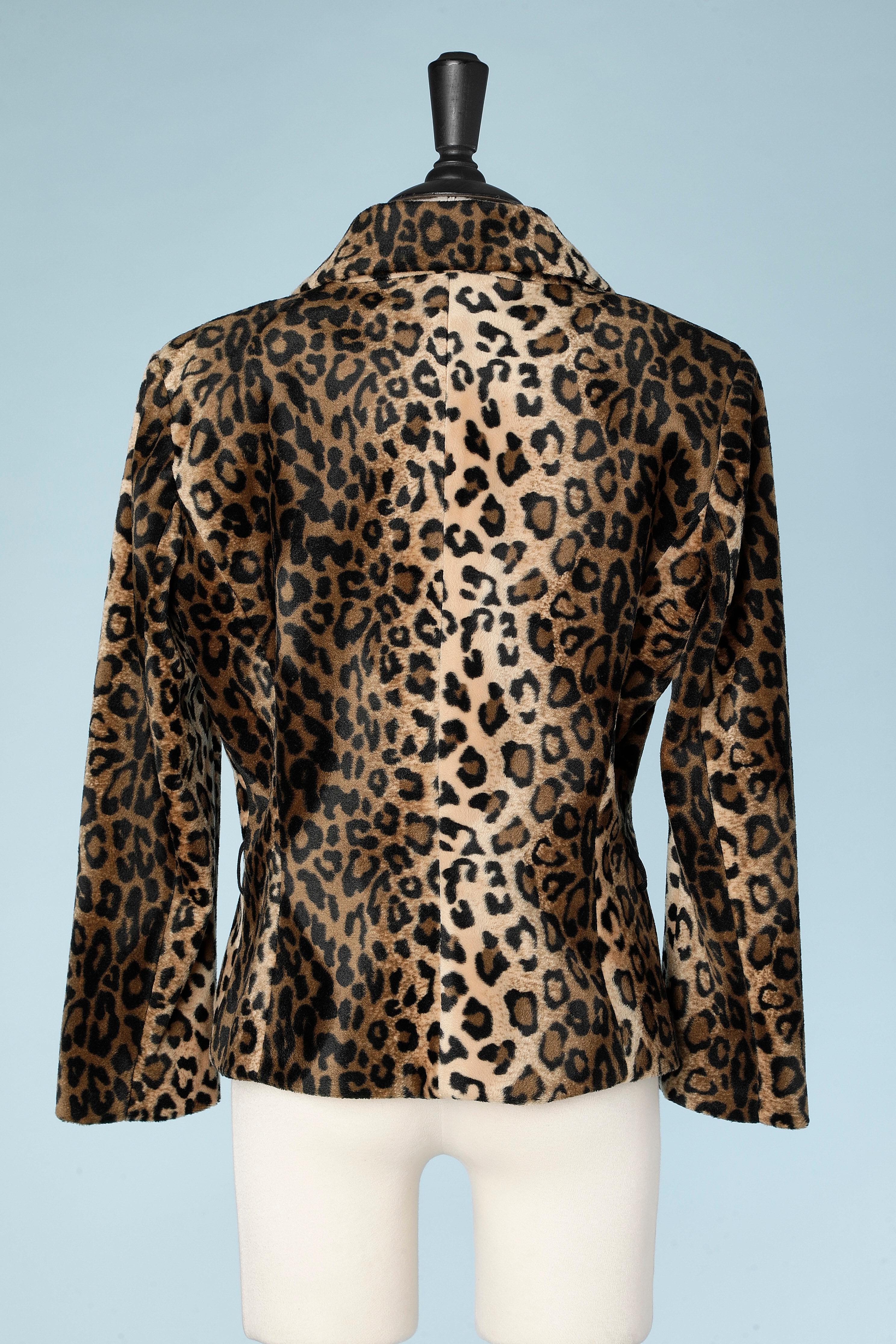 Fake Pelzjacke mit Leopardenmuster von Schnappverschluss  für Damen oder Herren im Angebot