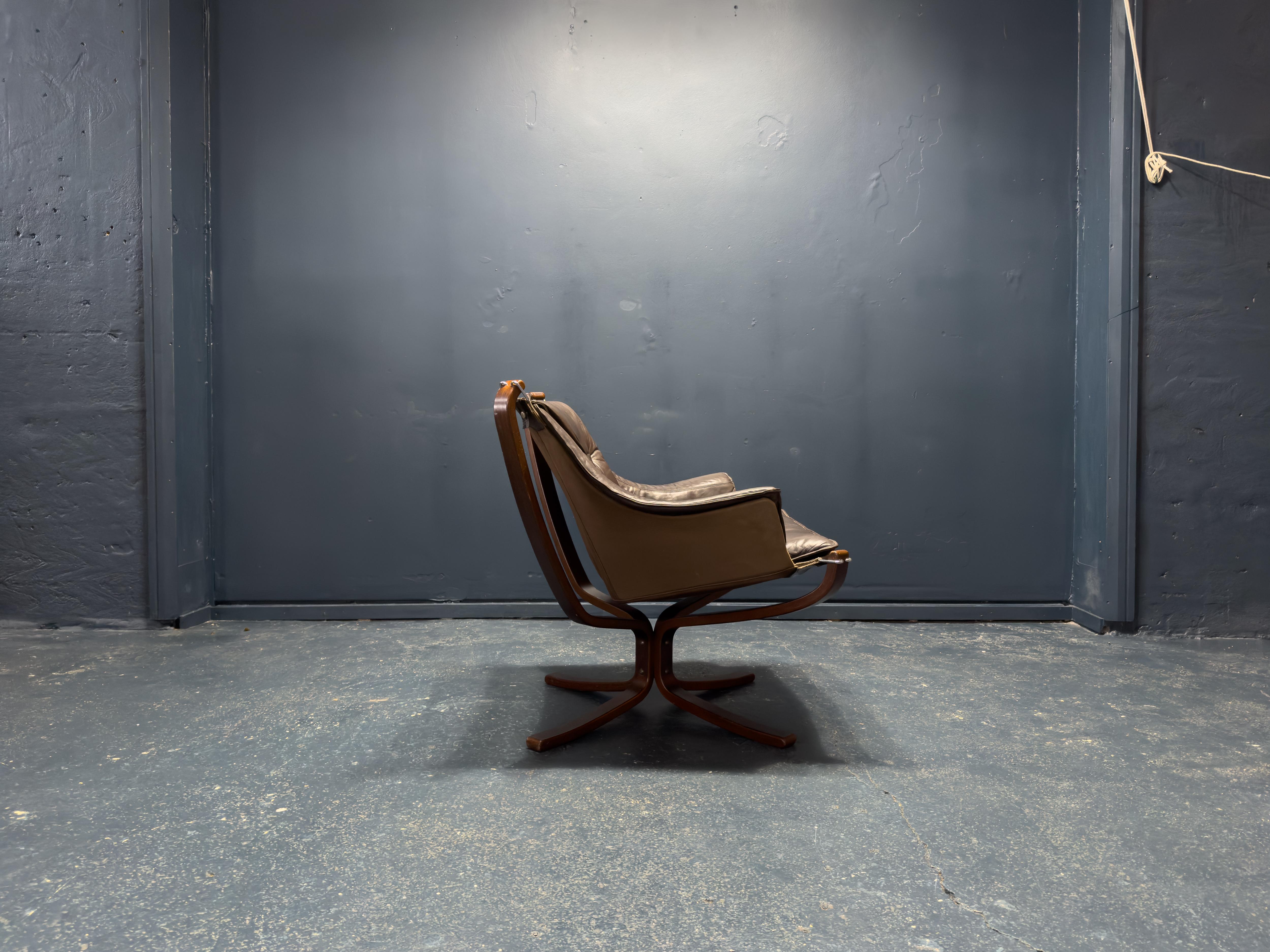 Falcon Armchair by Sigurd Resell For Sale 3