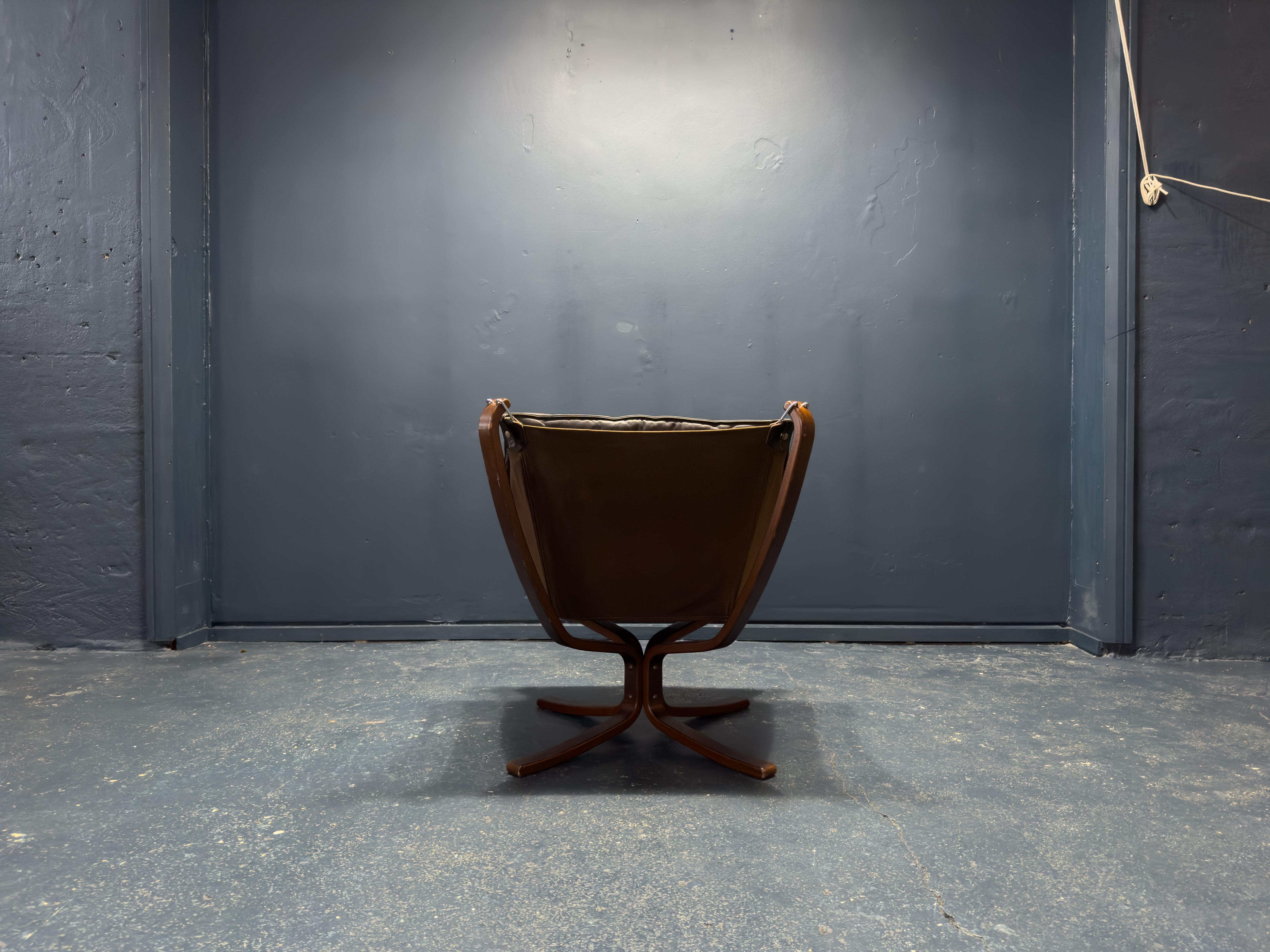 Falcon Armchair by Sigurd Resell For Sale 4