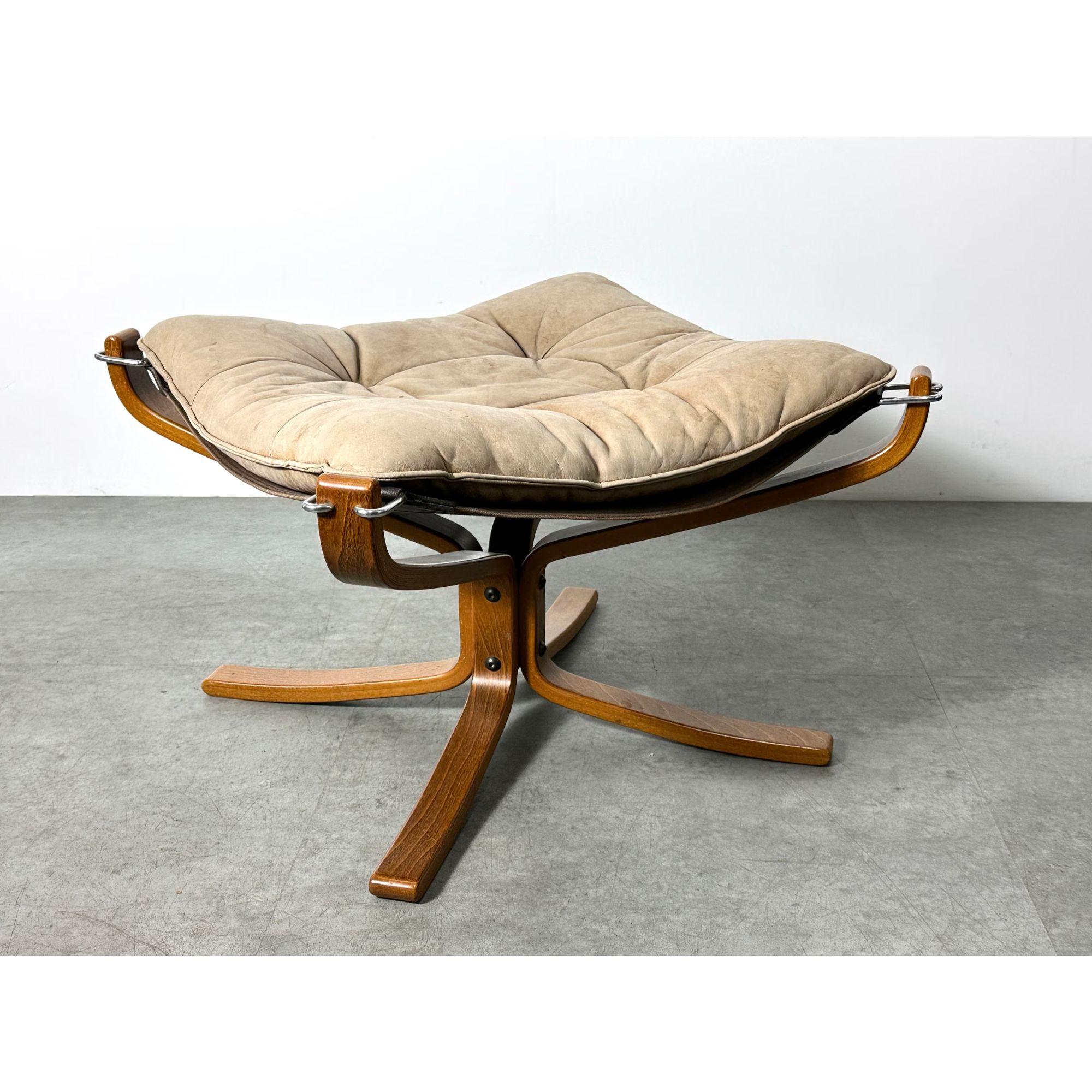 Mid-Century Modern Falcon Bentwood and Leather Sling Footstool by Sigurd Ressell for Vatne 1970s For Sale