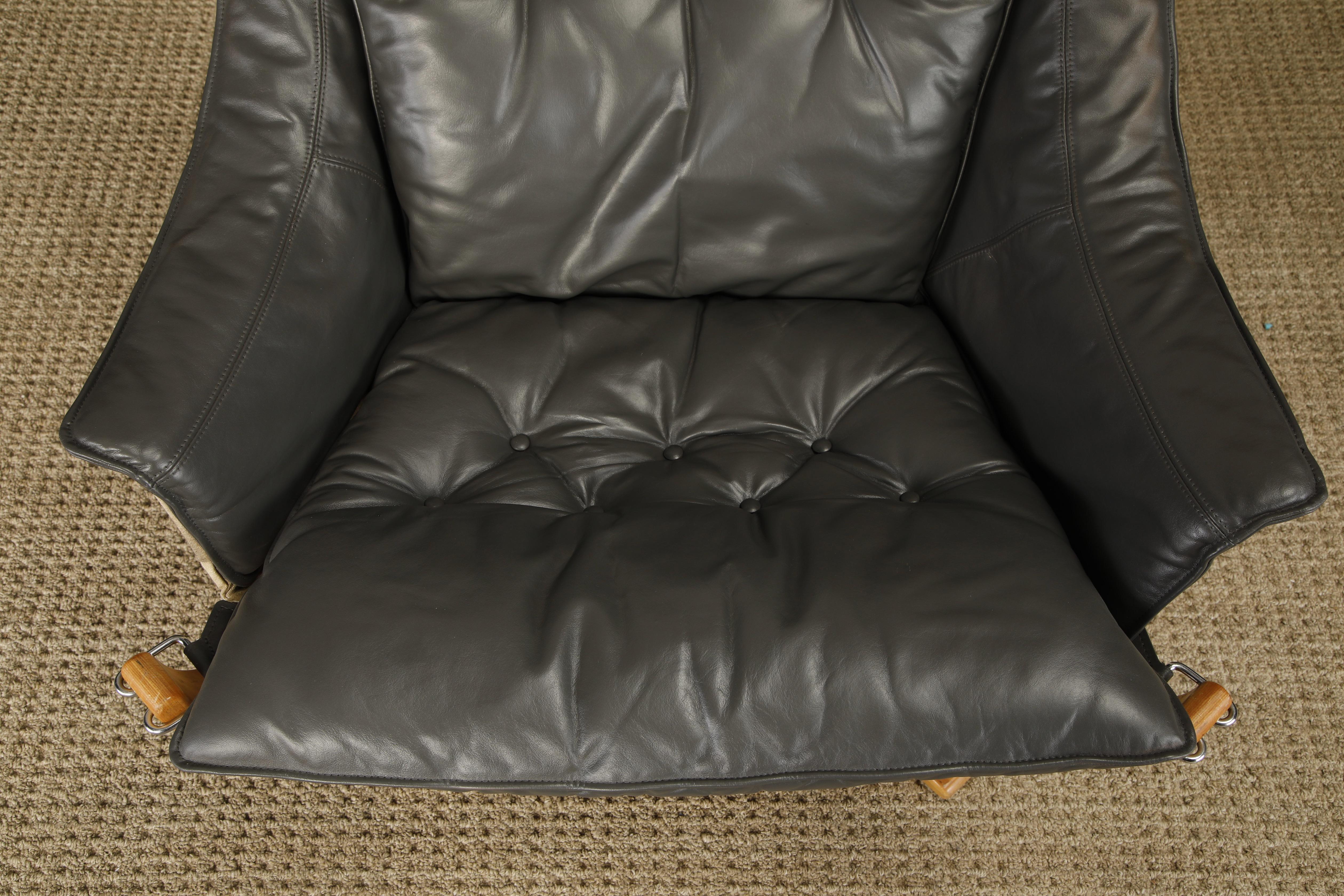 'Falcon' Chair and Ottoman by Sigurd Ressell for Vatne Møbler, 1970s, Signed For Sale 5