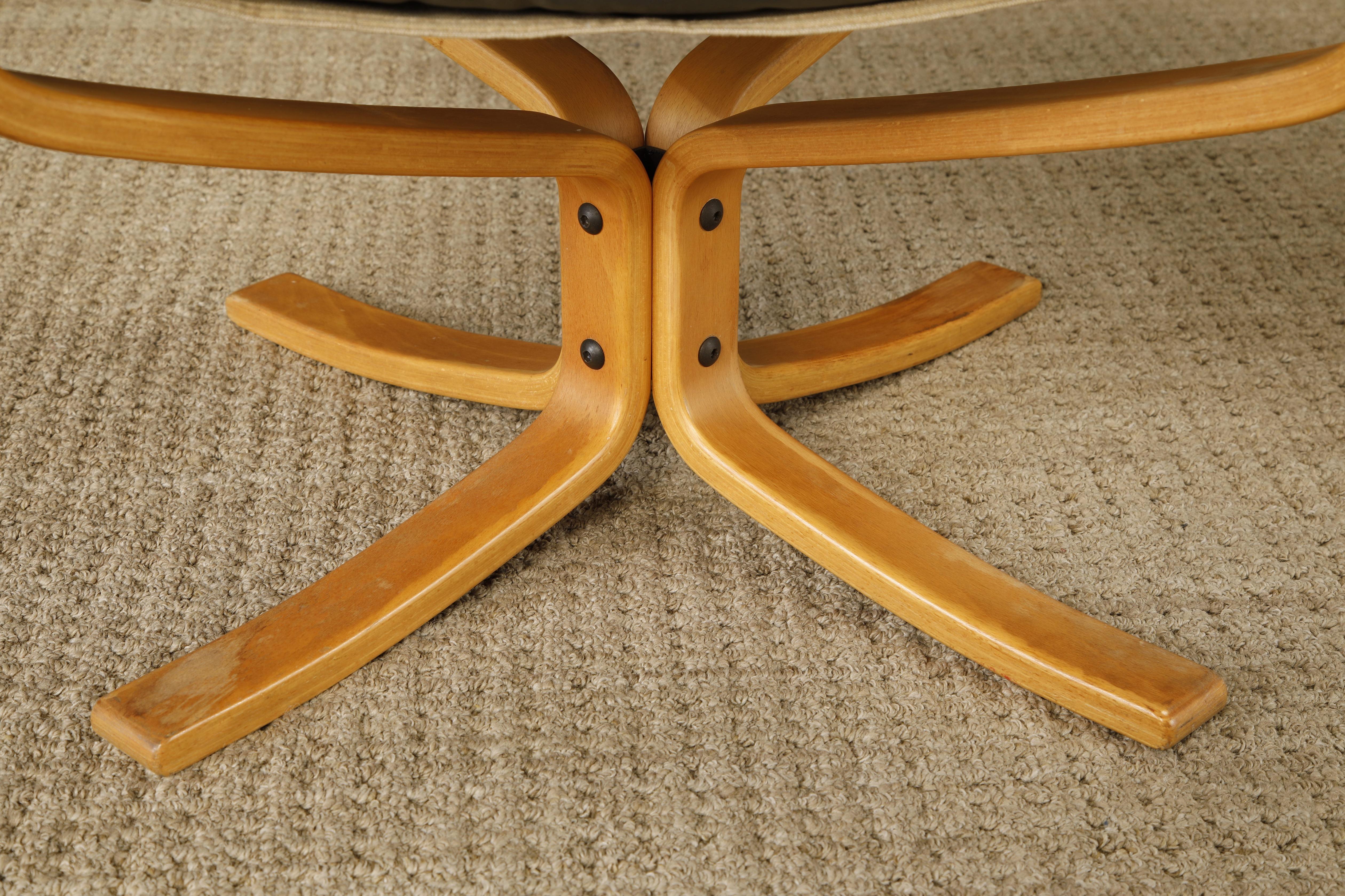 'Falcon' Chair and Ottoman by Sigurd Ressell for Vatne Møbler, 1970s, Signed For Sale 12