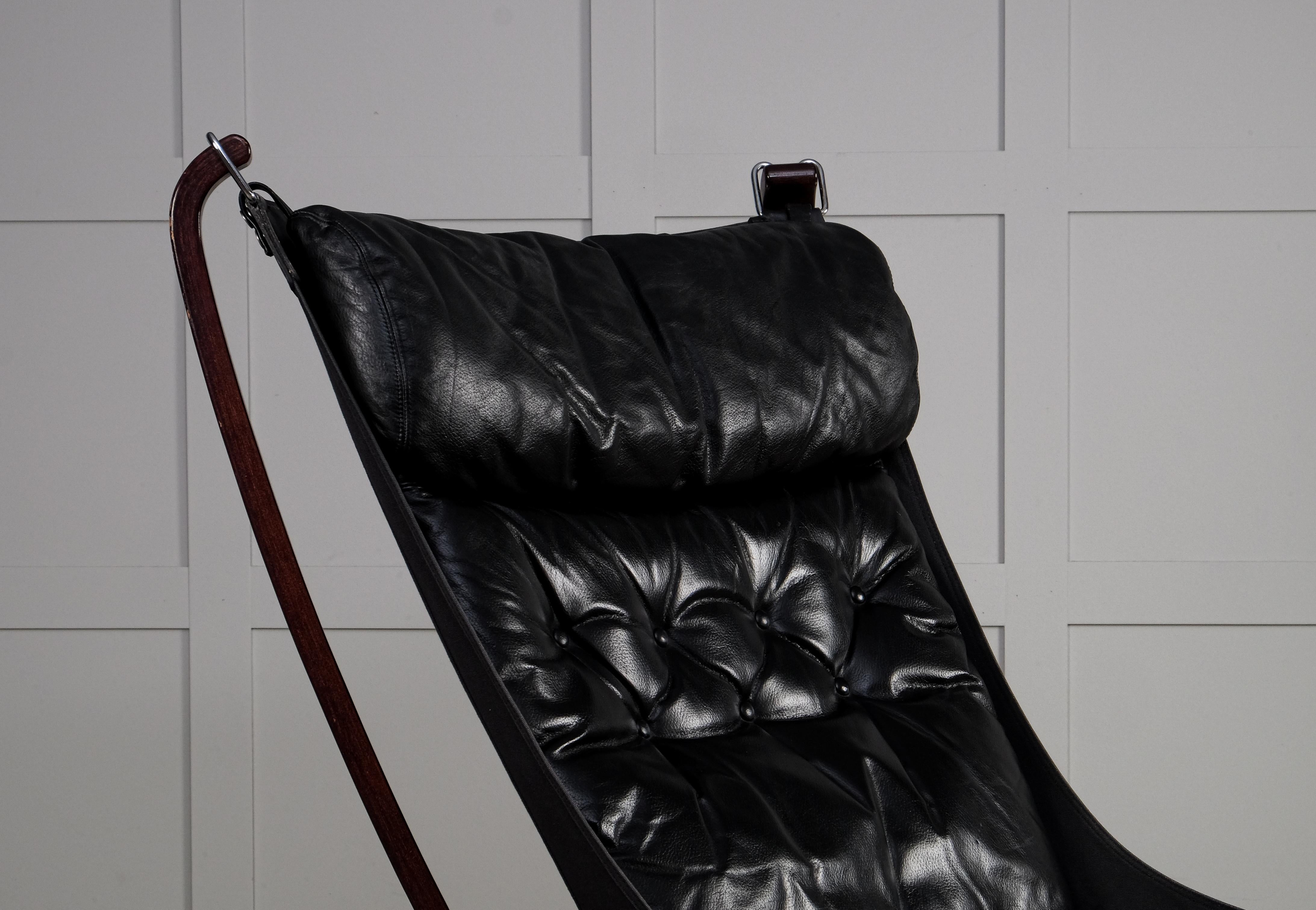 Norvégien Chaise Falcon en cuir noir de Sigurd Ressell, 1970 en vente