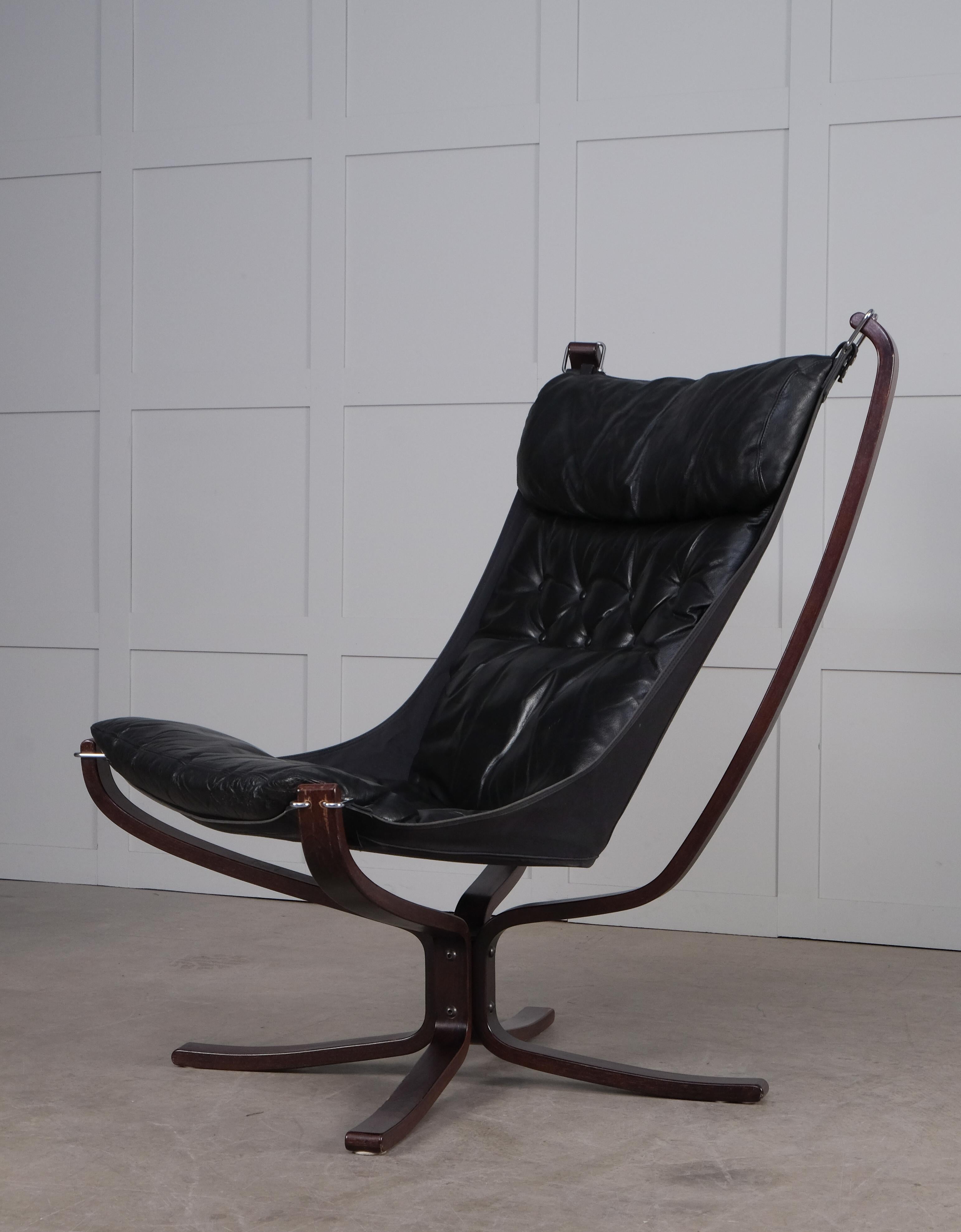 Chaise Falcon en cuir noir de Sigurd Ressell, 1970 Bon état - En vente à Stockholm, SE