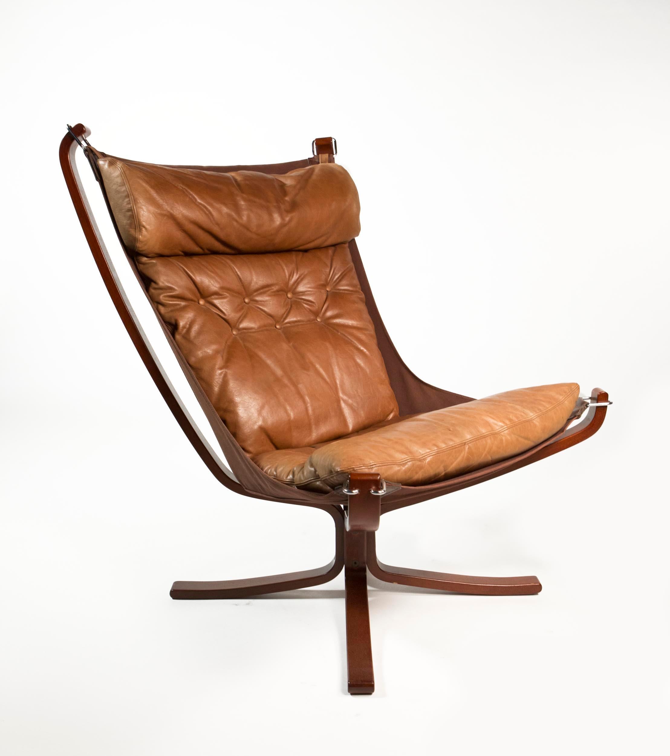 Falcon Chair by Sigurd Ressell for Vatne Møbler in Brown Leather, Norway, 1970s In Good Condition In Los Angeles, CA