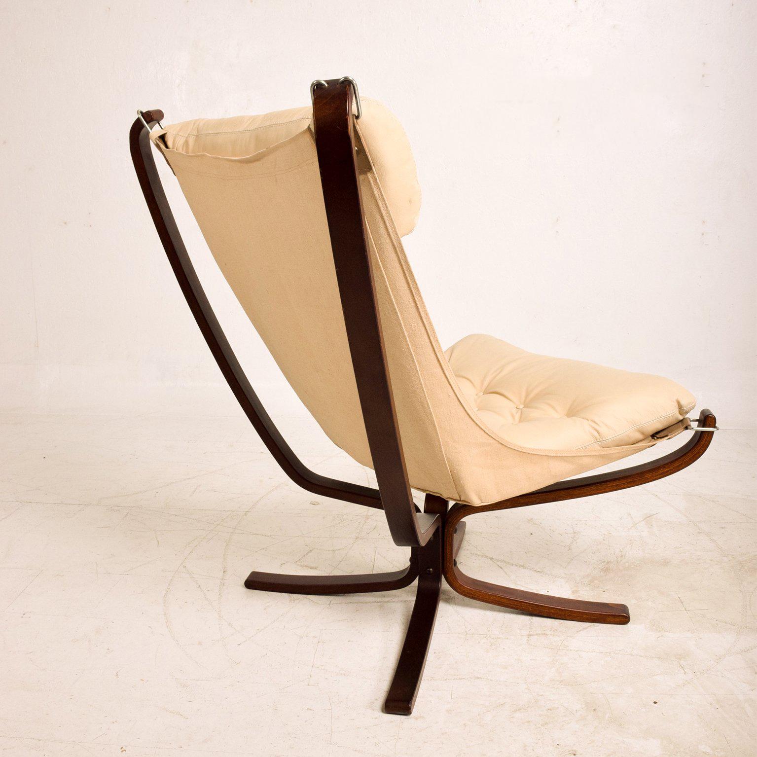Mid-20th Century Ivory Leather Falcon Chair by Westnofa  Sigurd Ressell