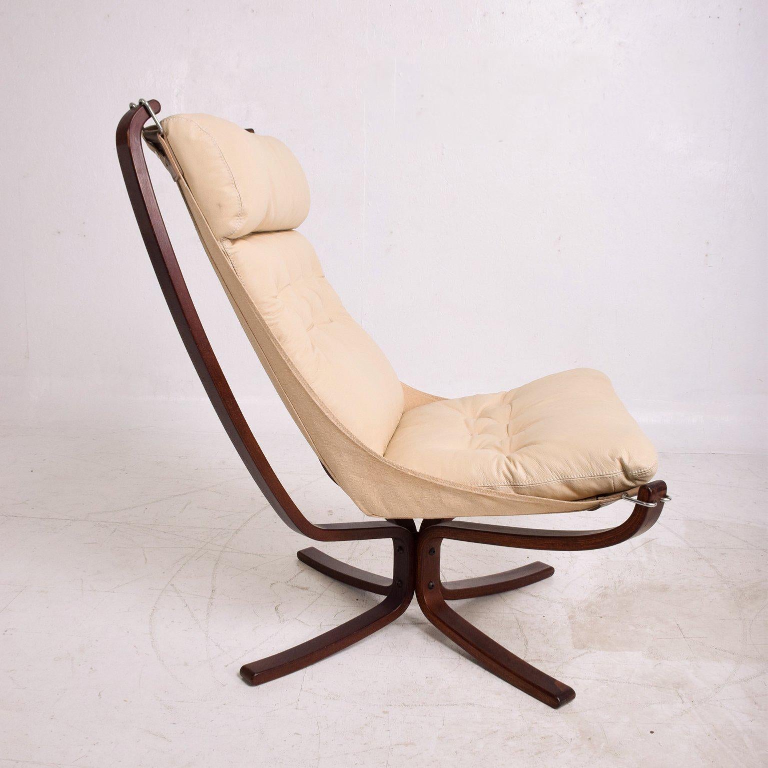 Ivory Leather Falcon Chair by Westnofa  Sigurd Ressell 1