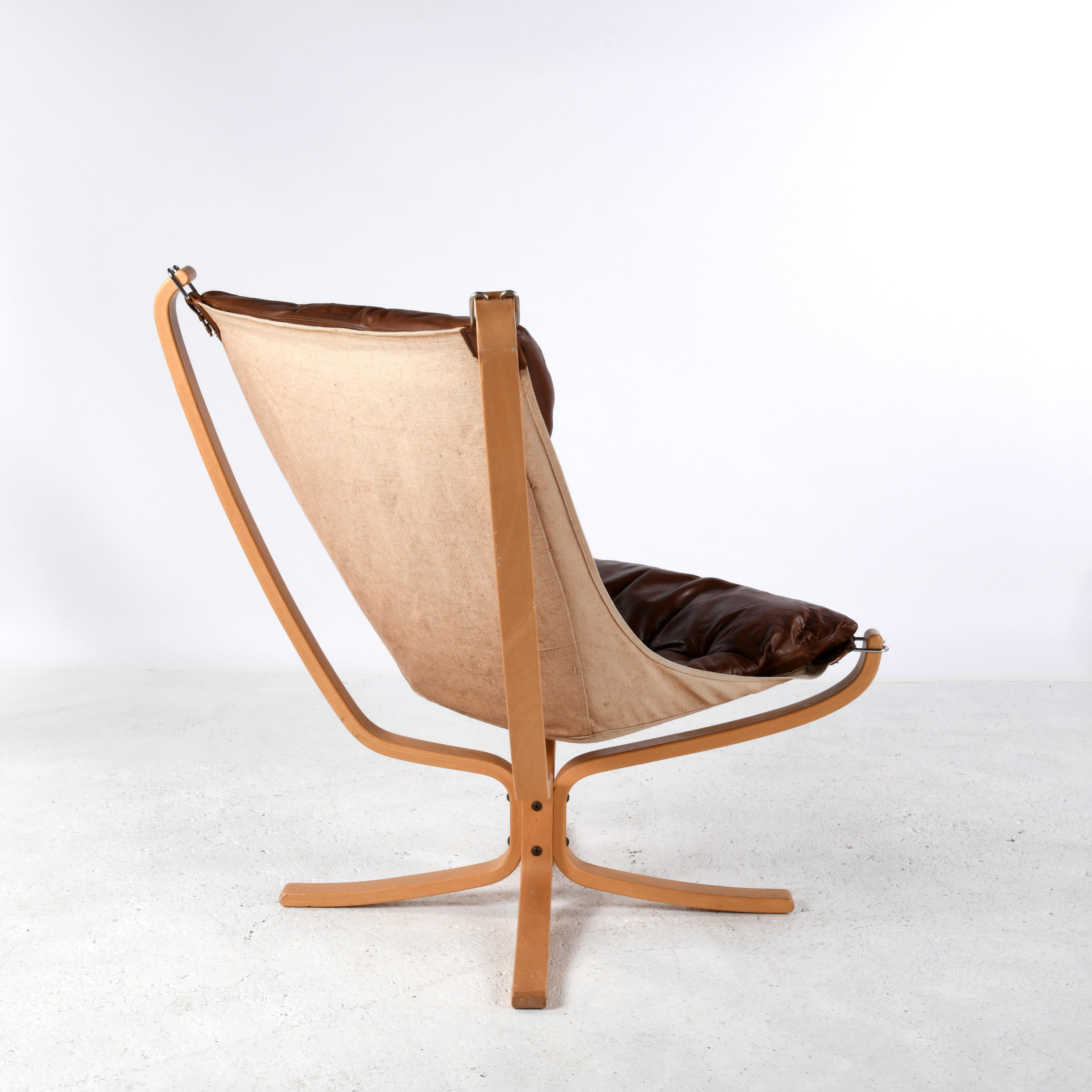 Norwegian Falcon chair, design Sigurd Ressell, wood and brown leather version For Sale