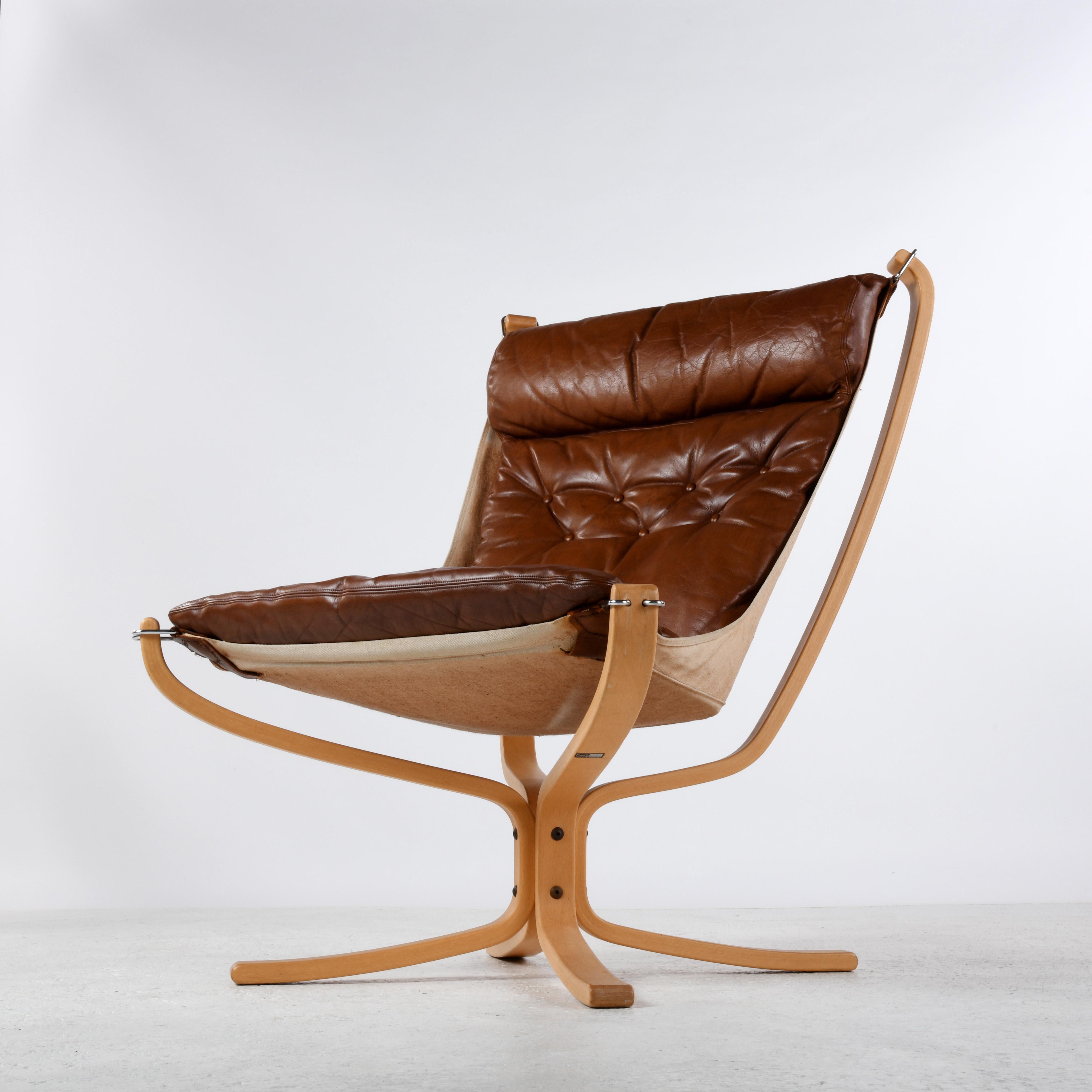 Leather Falcon chair, design Sigurd Ressell, wood and brown leather version For Sale