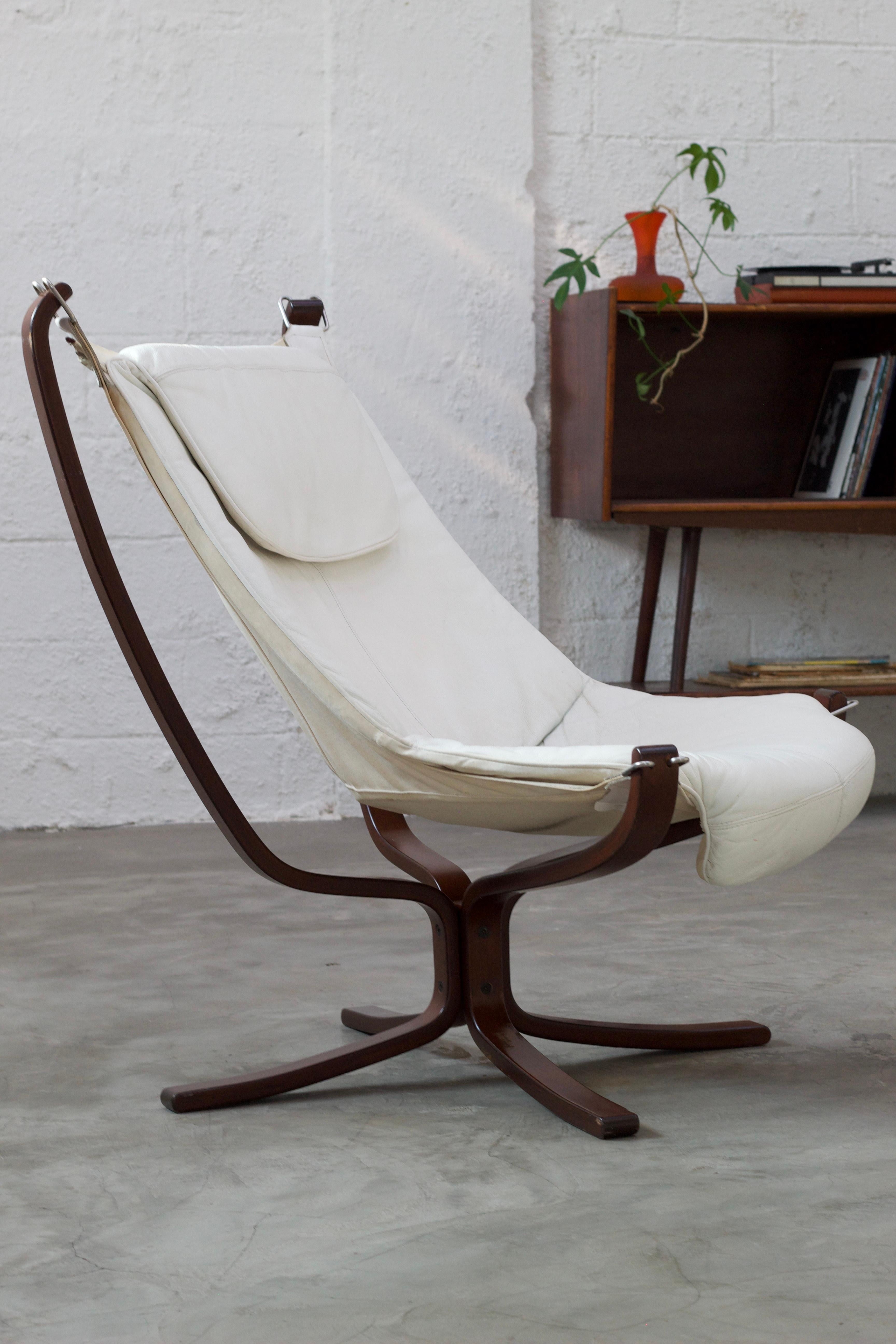 Scandinavian Modern Falcon Chair, designed by Sigurd Ressell, 1970s. For Sale