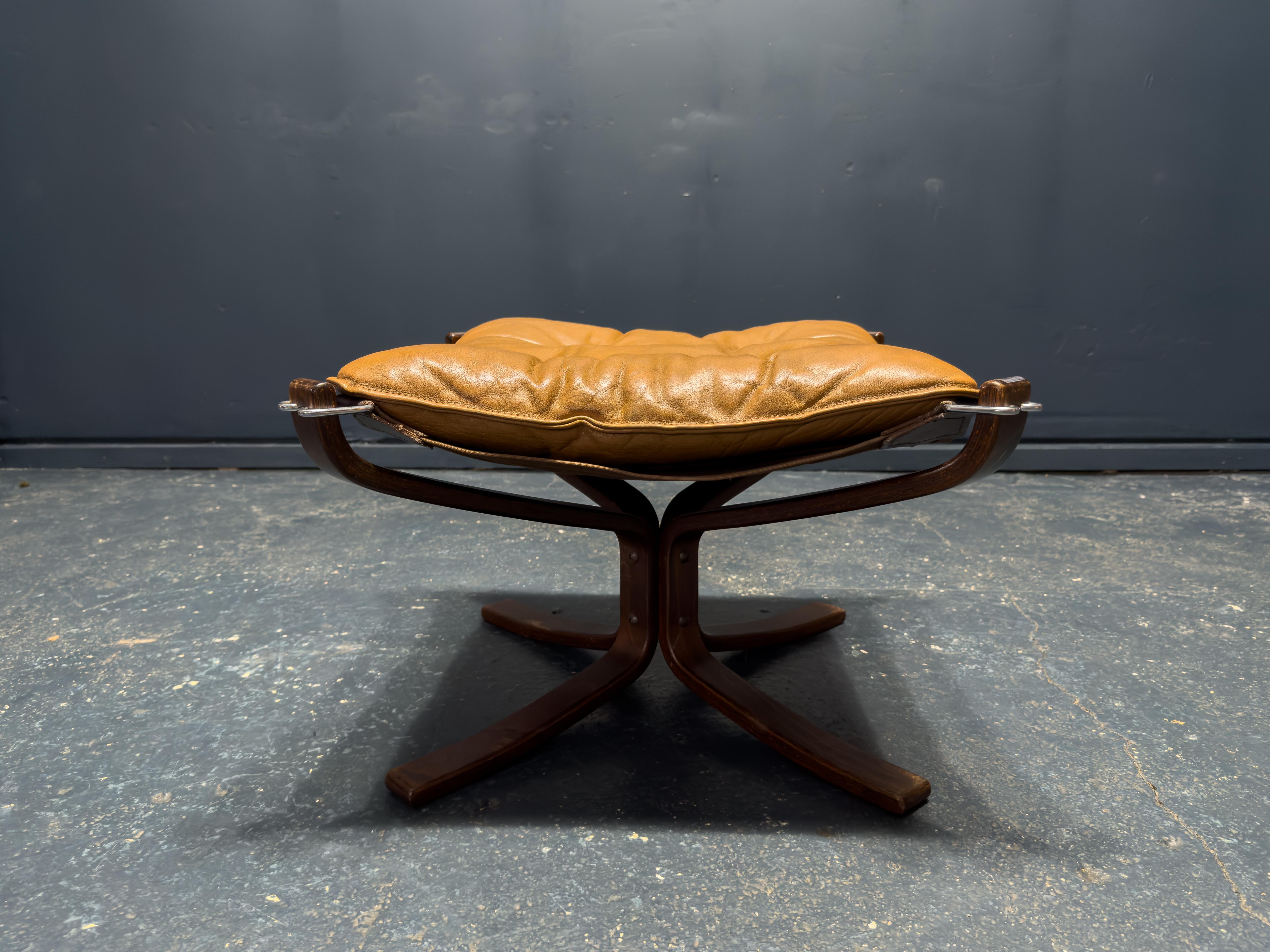 Falcon Chair with Footstool by Sigurd Resell For Sale 9