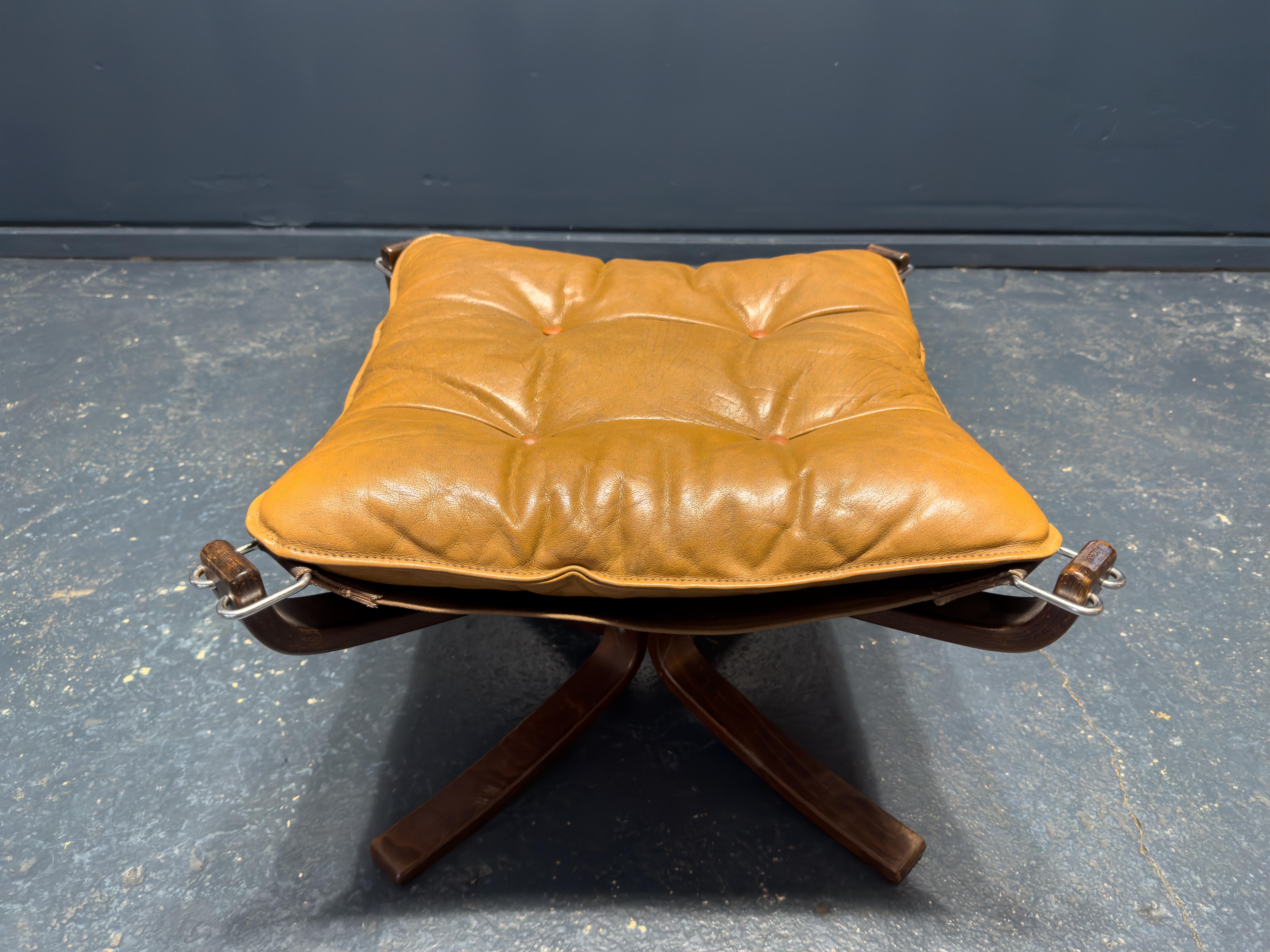 Falcon Chair with Footstool by Sigurd Resell For Sale 10