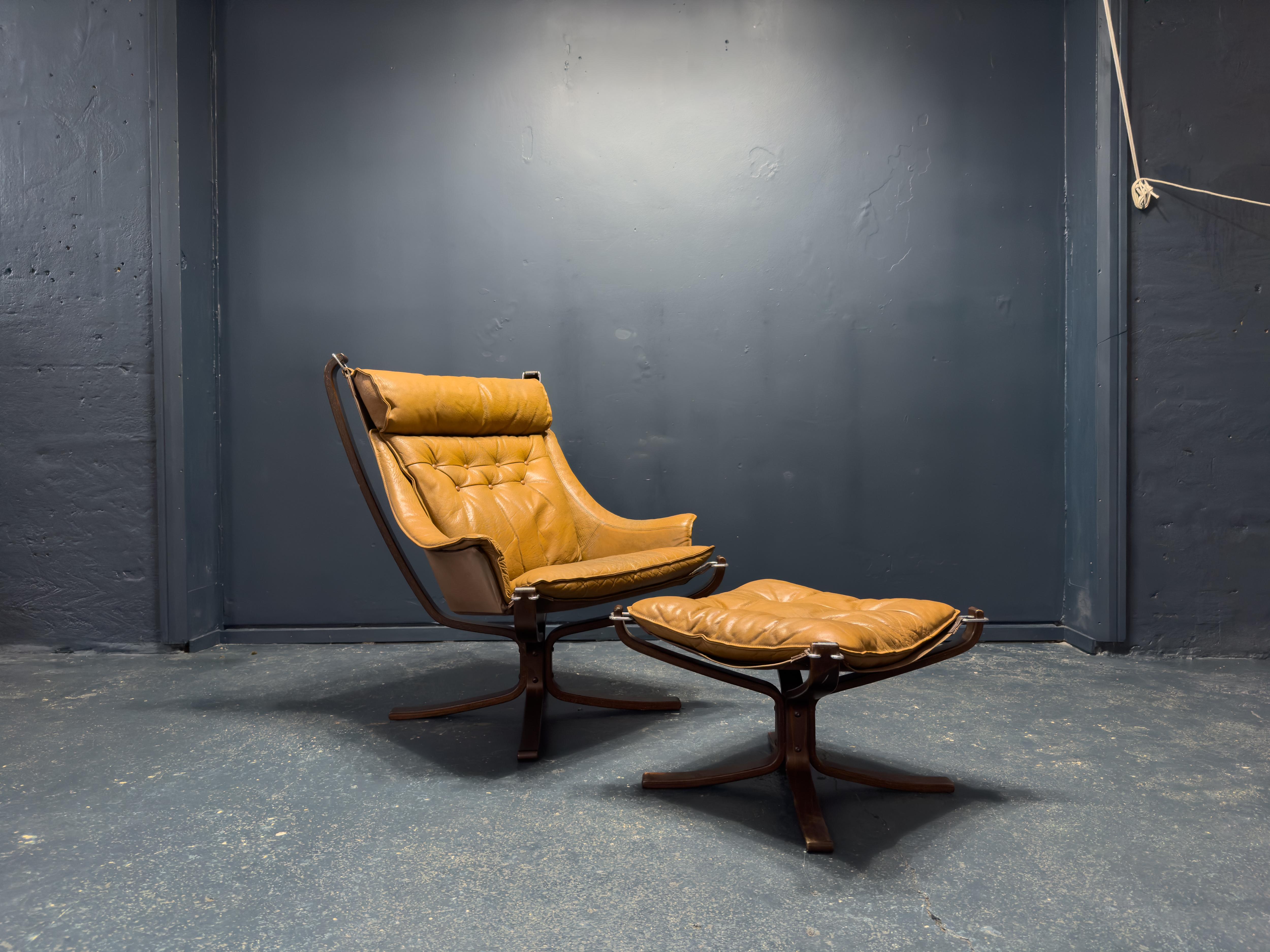 Designed by Sigurd Resell in the 1970s and produced by furniture manufacturer Vatne Møbler the Falcon Chair is one of the most iconic mid-century designs. Known for its functionality, comfort and style this timeless chair is a must-have statement
