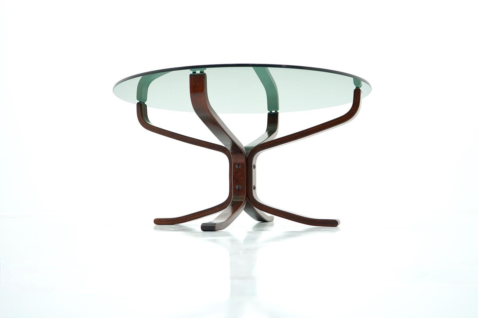 Falcon Coffee Table by Sigurd Resell for Vatne Møbler, 1970s In Good Condition For Sale In Frankfurt / Dreieich, DE