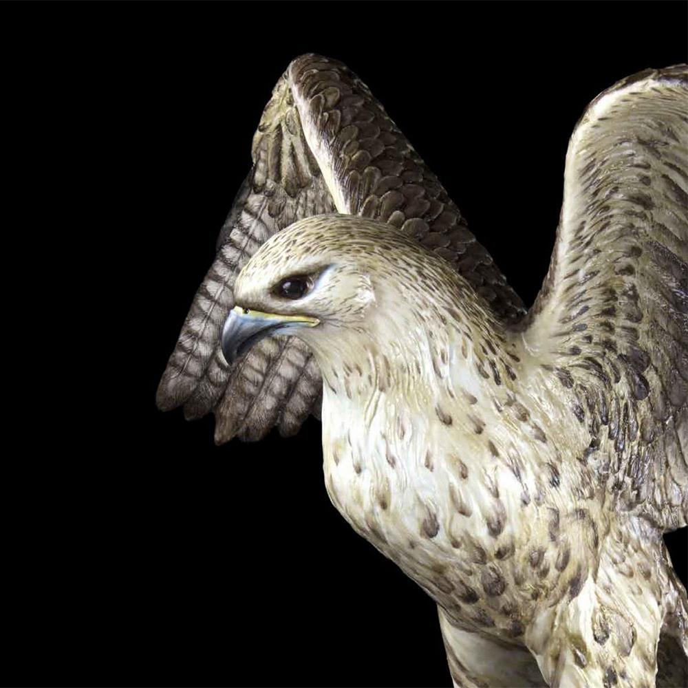 Plaqué or Sculpture volante Falcon en vente