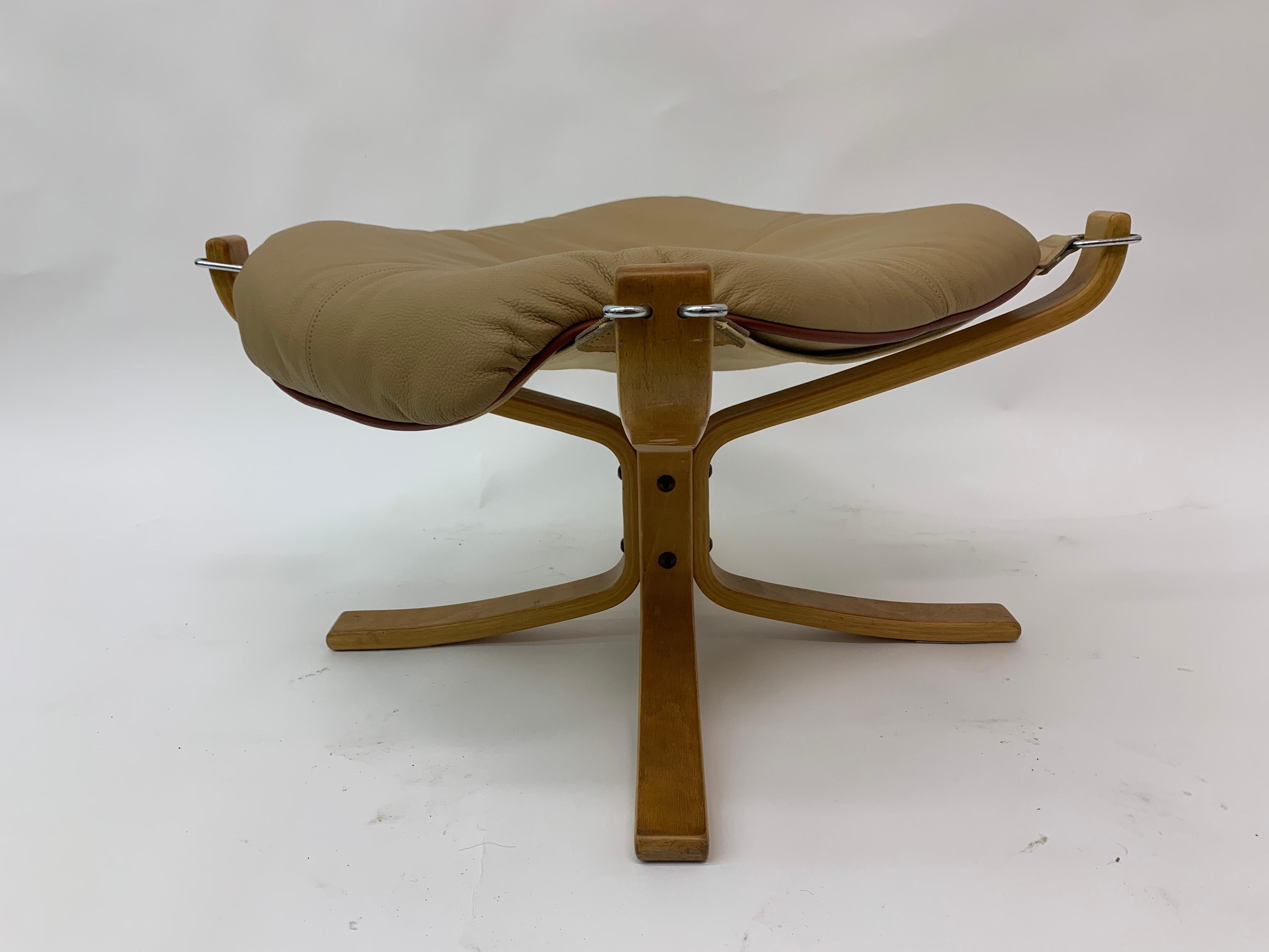 Falcon Leather hocker Chair by Sigurd Ressel for Vatne Møbler, 1970s In Good Condition For Sale In Delft, NL