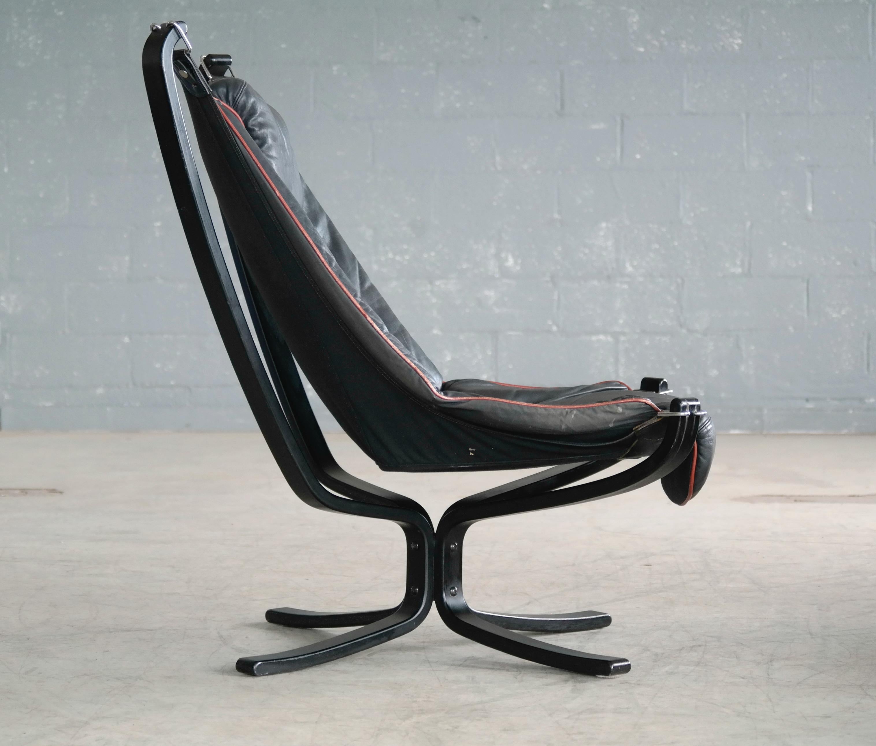 Falcon Lounge Chair with Ottoman in Black Leather Red Piping by Resell 1